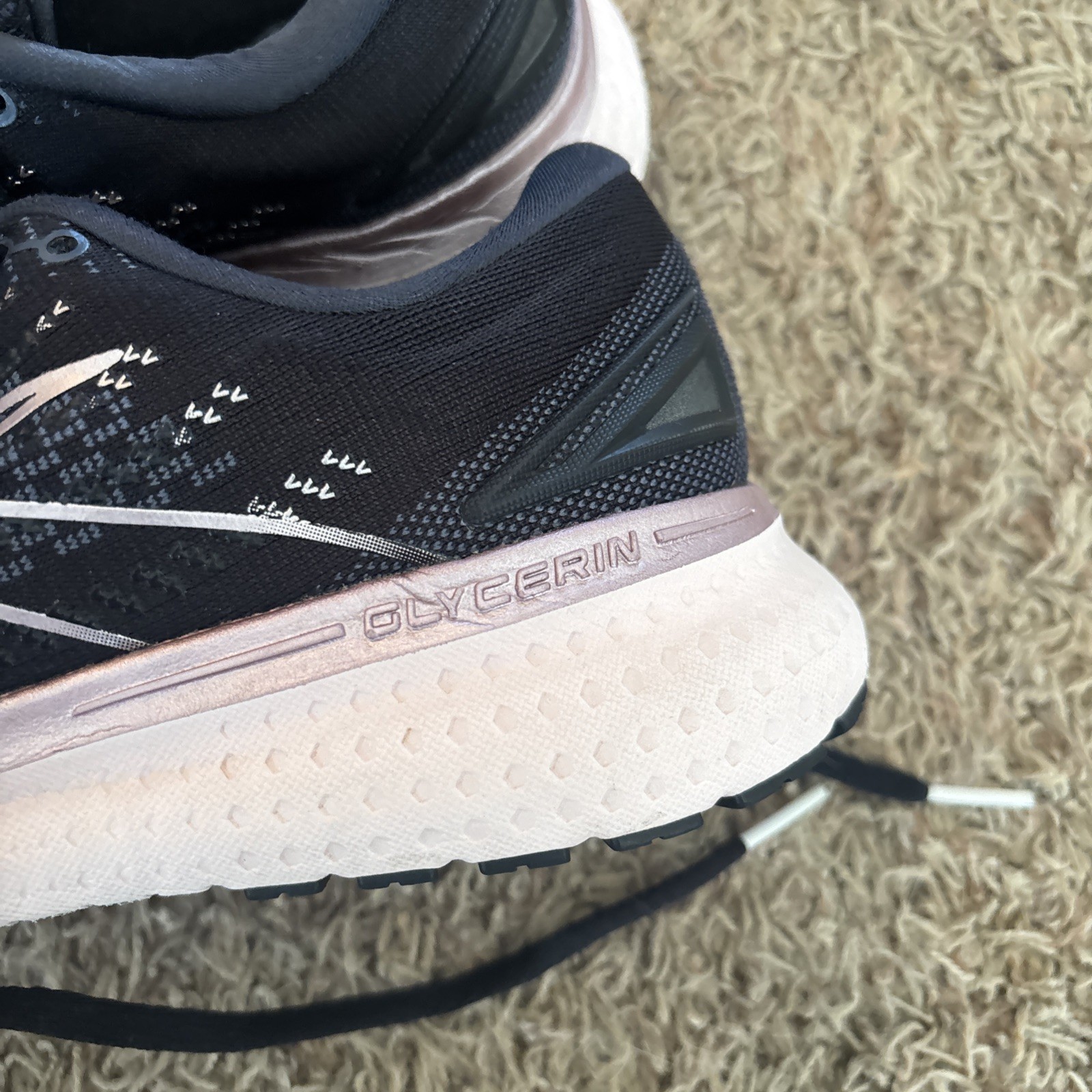 Size 8- Brooks Glycerin GTS 19 Black/Metallic/Ombre Excellent Clean Condition