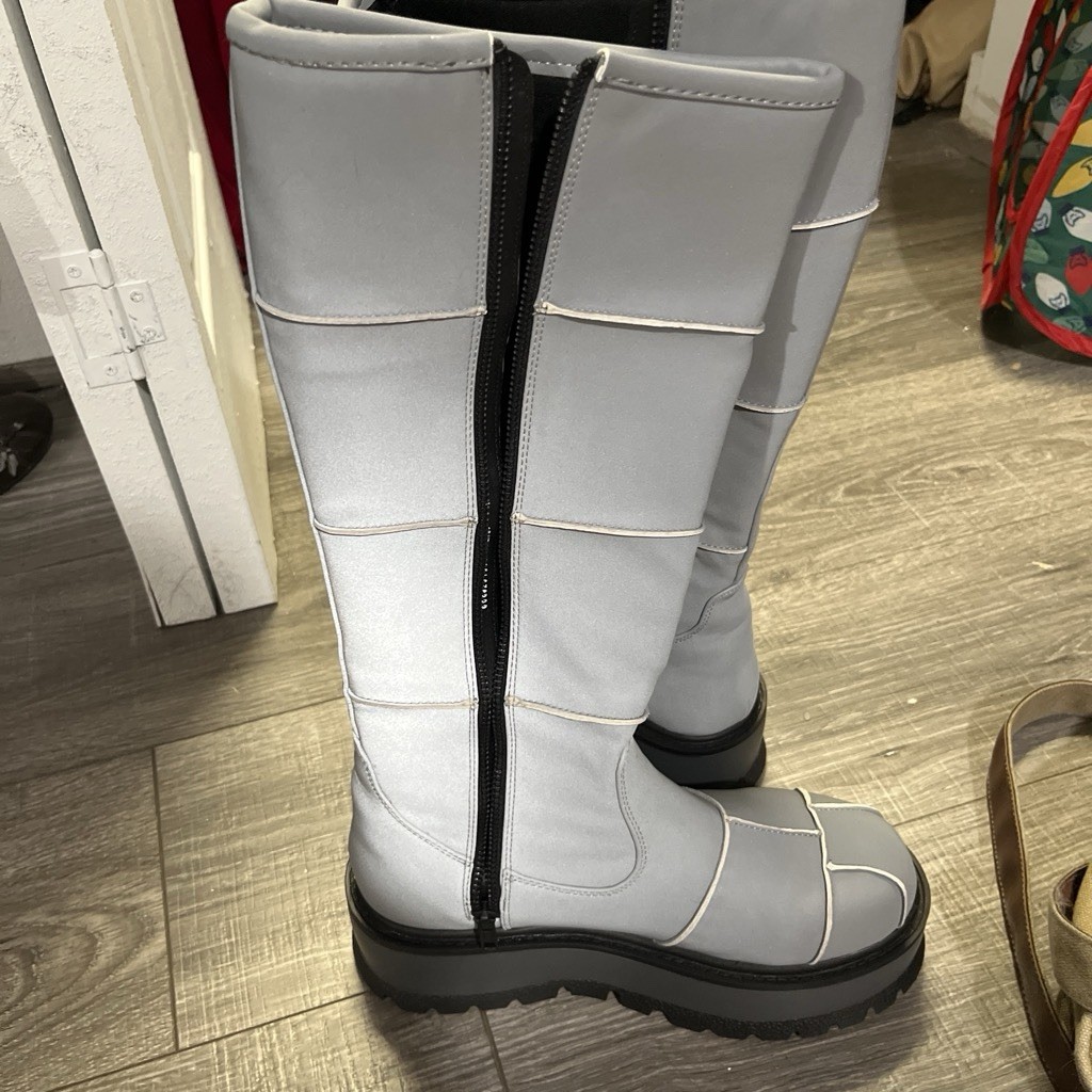 Demonia Slacker-230 Women’s Knee High Zip Platform Boots White/Gray/Black US 8