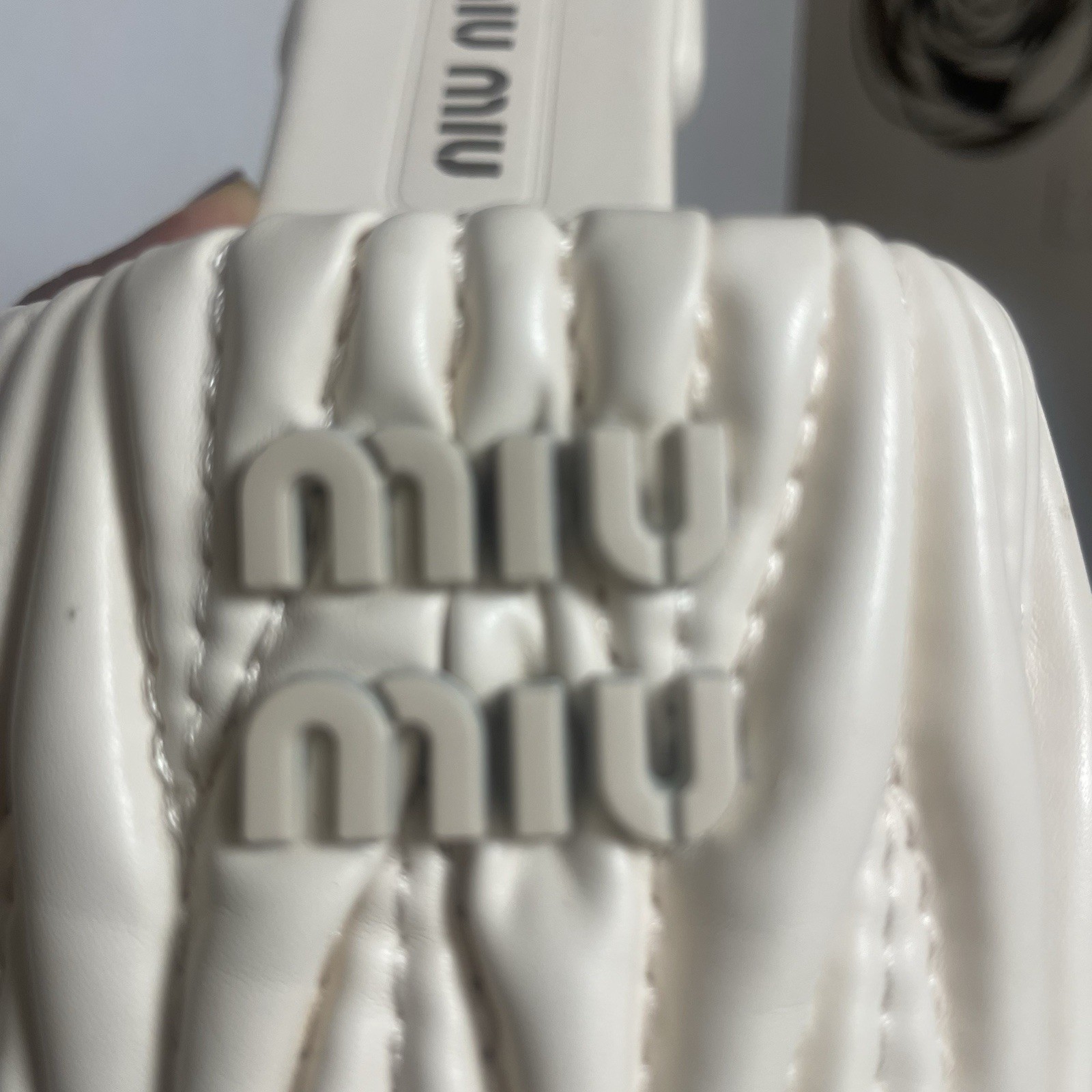 Miu Miu Matelassé Leather Slide Sandals Ivory EU 40 US 9-9.5 Made Italy