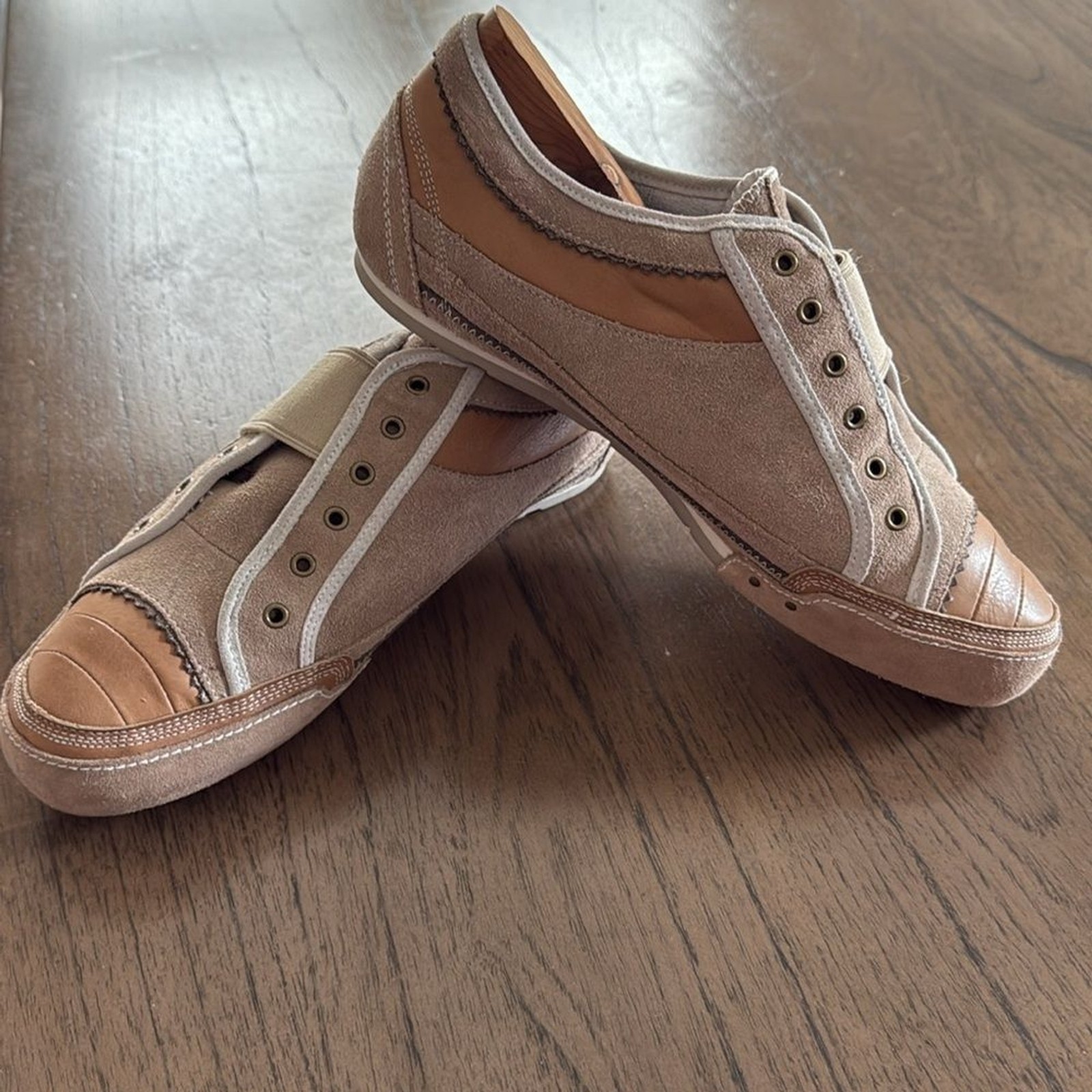 Michelle K Woman’s Slip on Sneakers low top Size 10