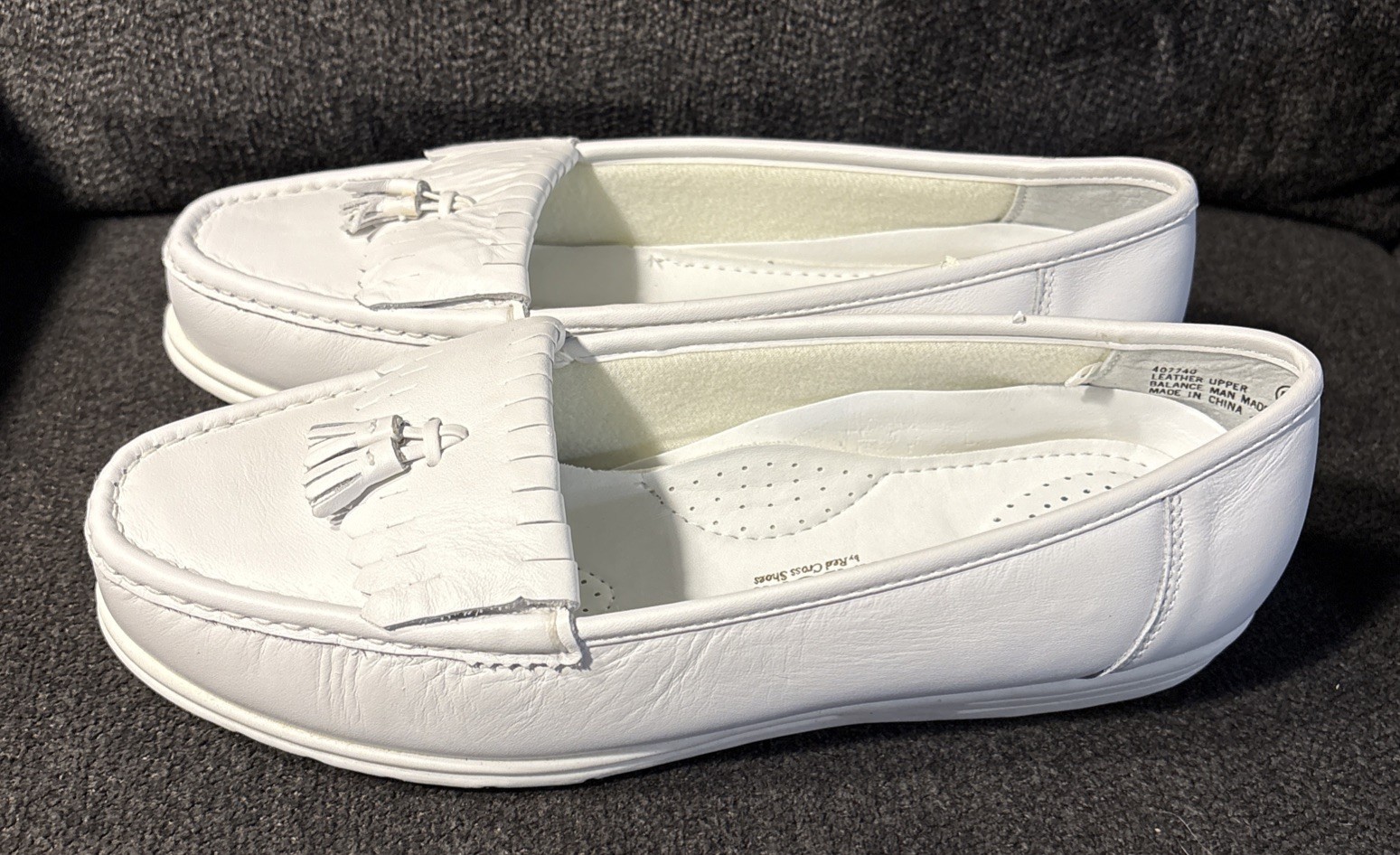 Ultrasoft White Leather Women’s Shoes Size 9.5 US W Red Cross Shoes New