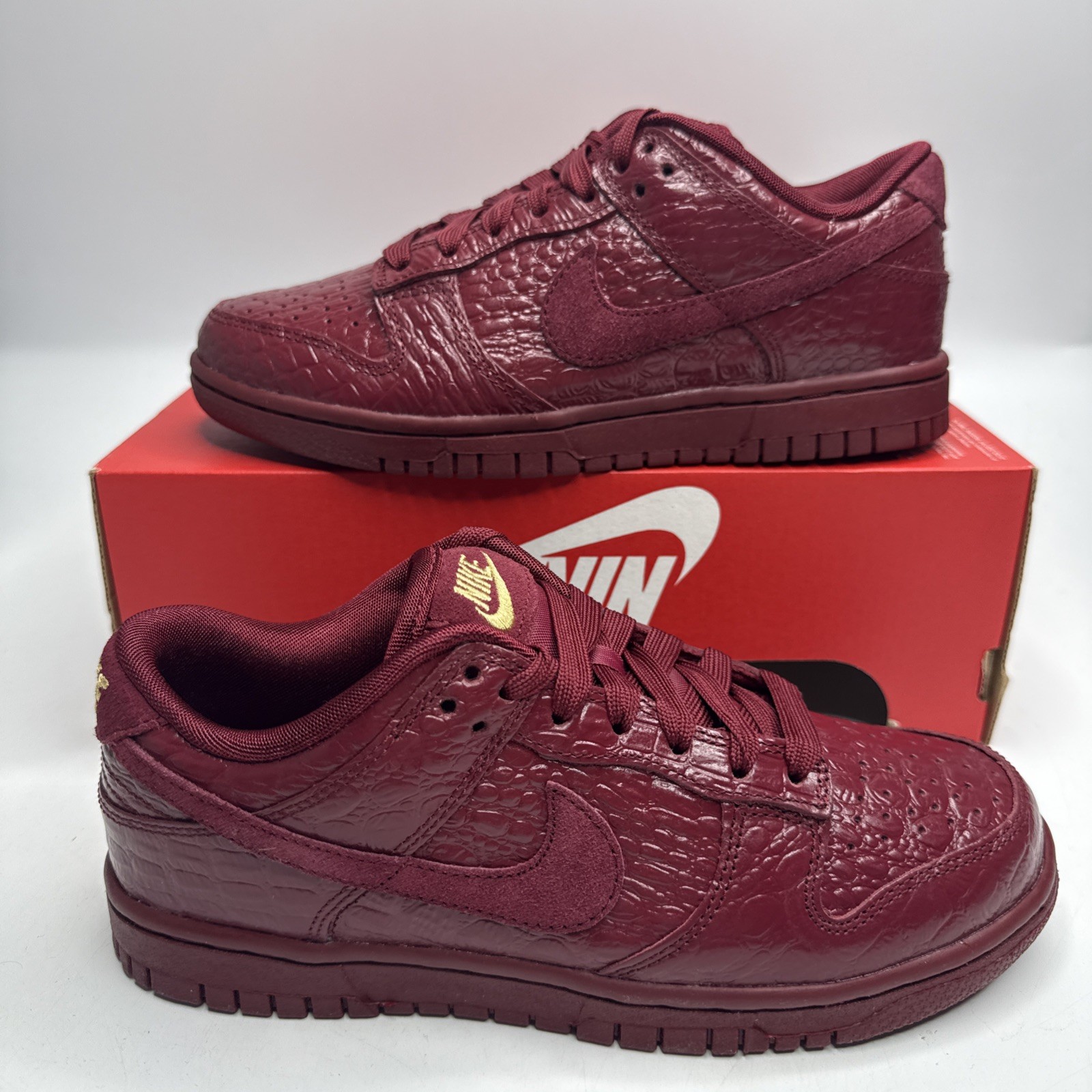 Nike Women’s Dunk Low SS HV4388-001 Rouge Équipe Red Womens Size 6 Croc