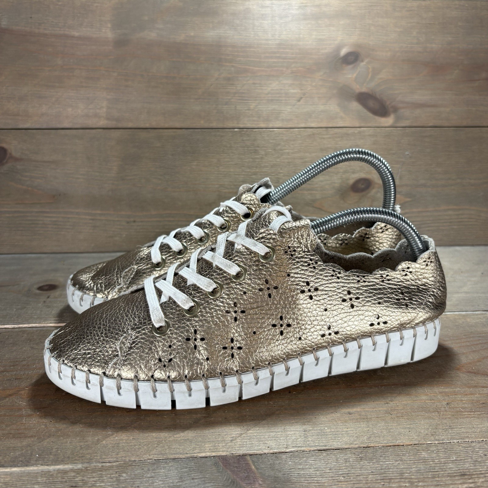 anthropologie christina women size 38 shoes gold leather comfort walking sneaker