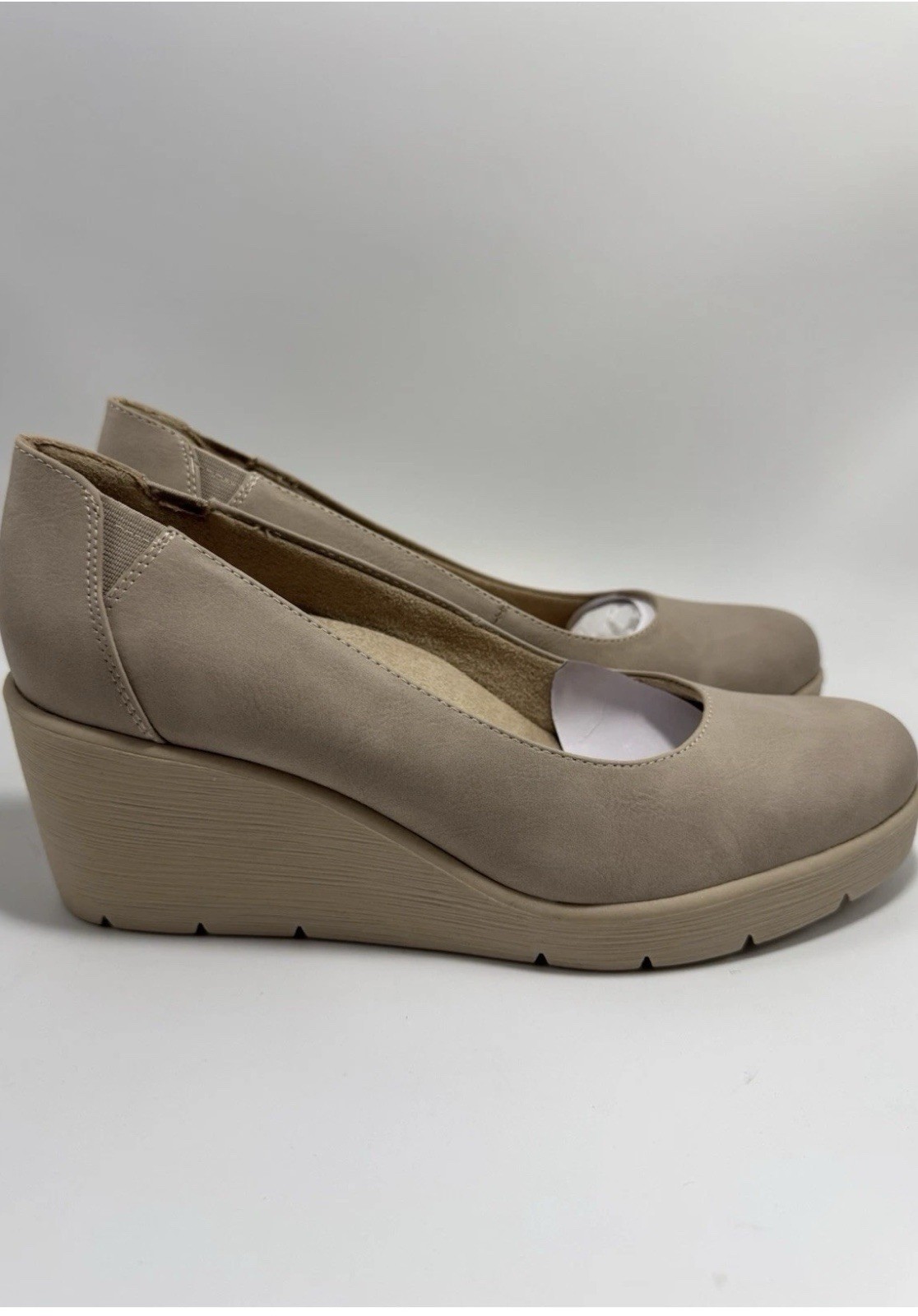 SOUL Naturalizer Nude Wedge Pumps Women’s Size 9 B (M) Comfort Slip On Shoes