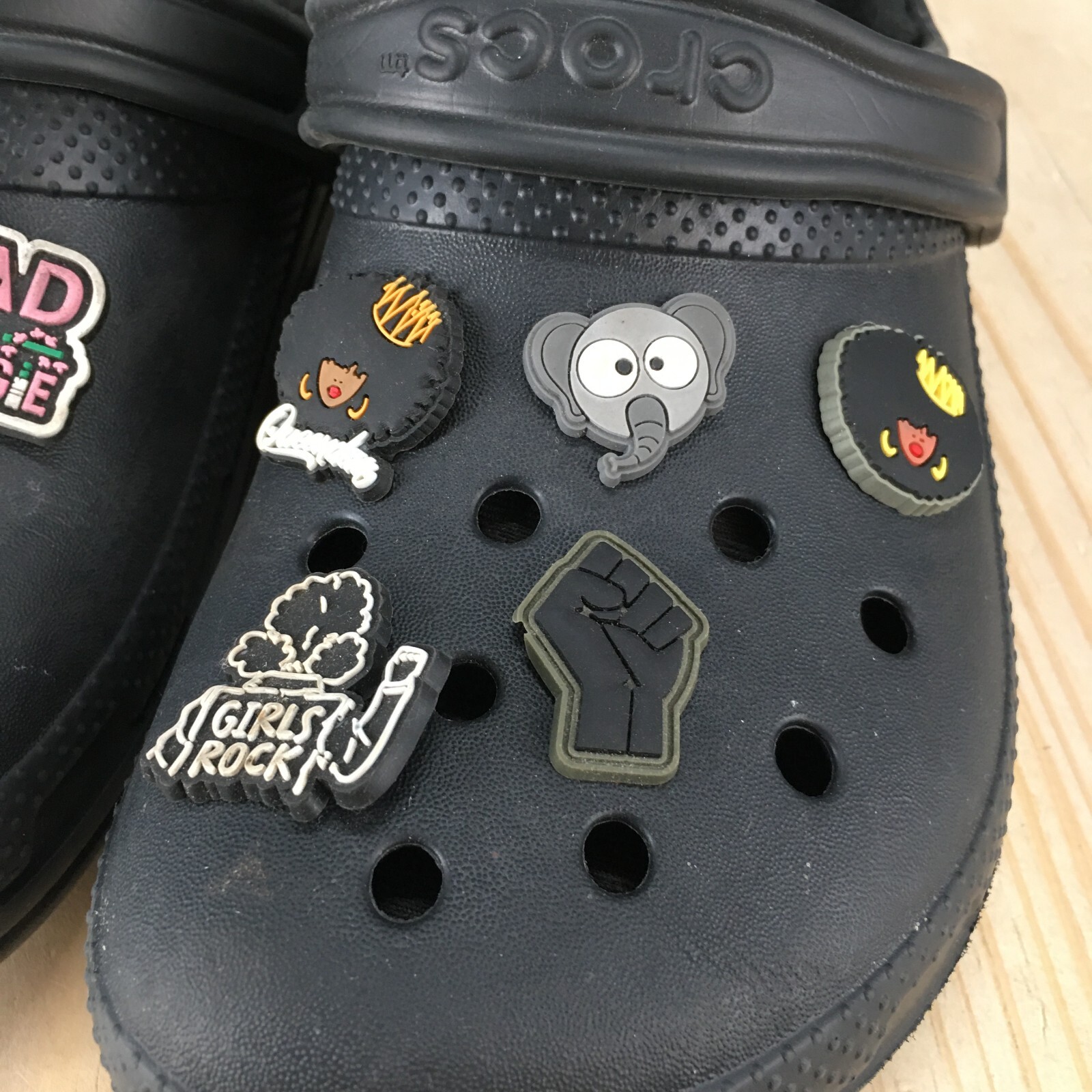 Crocs Shoes Mens 5 Womens 7 Classic Clog Black Rubber Faux Fur Queendom 203591
