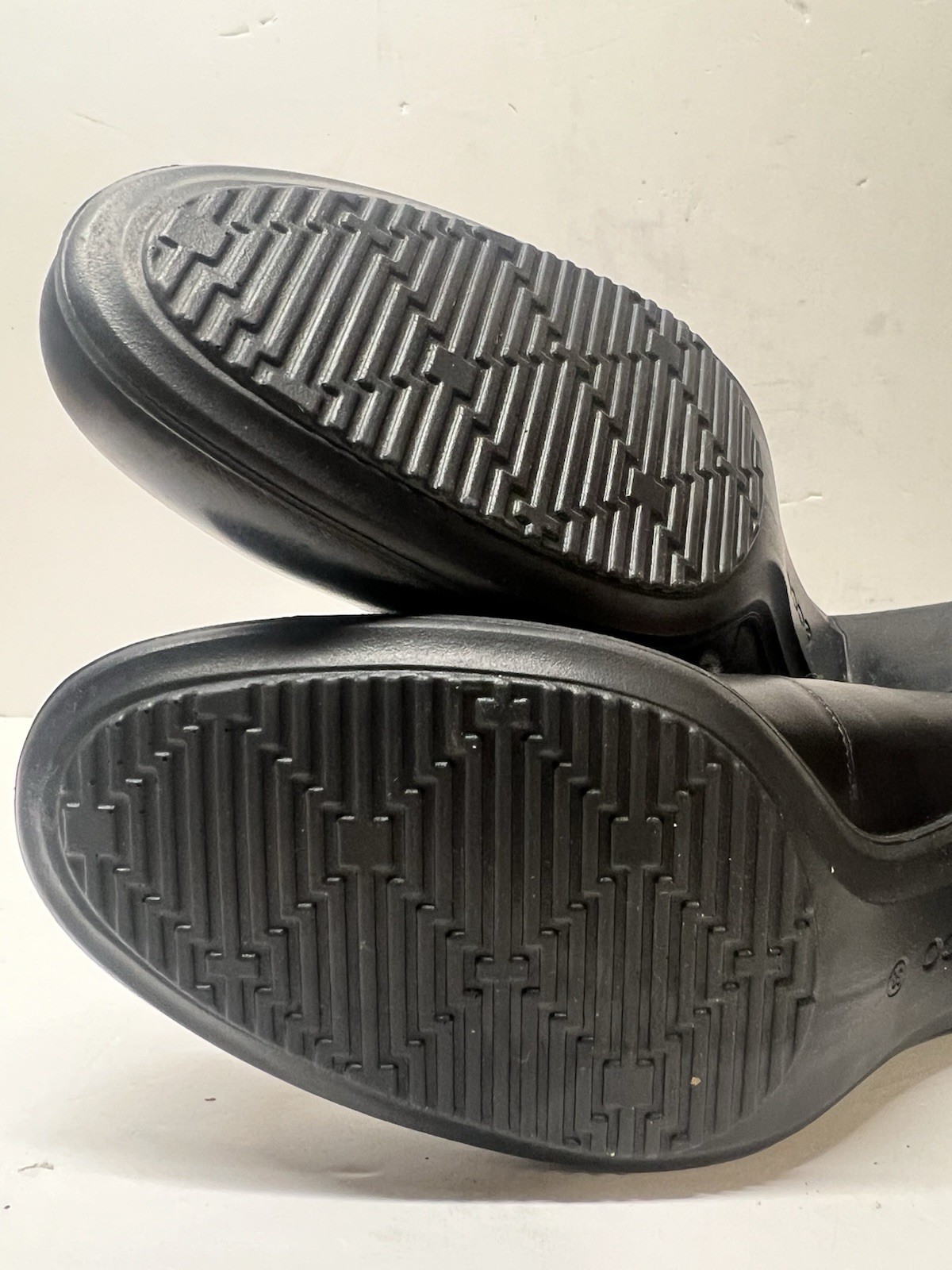 ECCO TOUCH 50 Classic Black Leather Pumps 2″ heel, Sz 38 Round Toe
