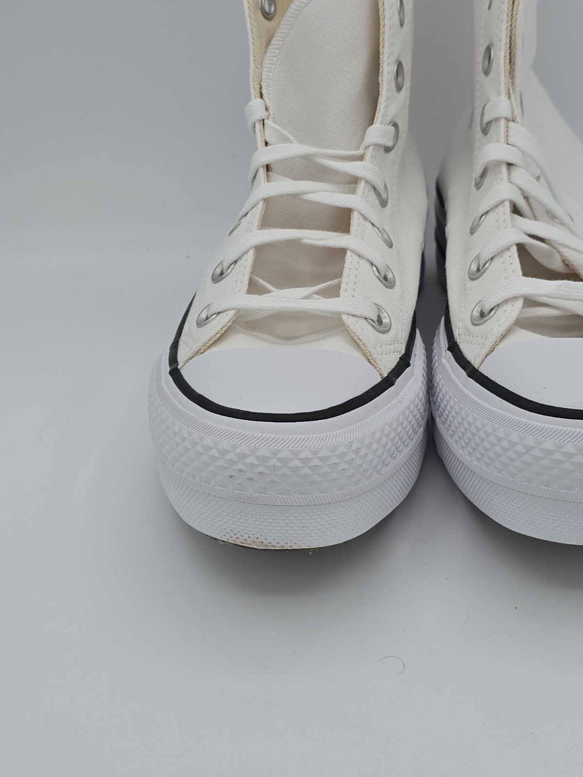 Converse Chuck Taylor All Star Lift Hi White Shoes Women’s – 560846C, Size 6