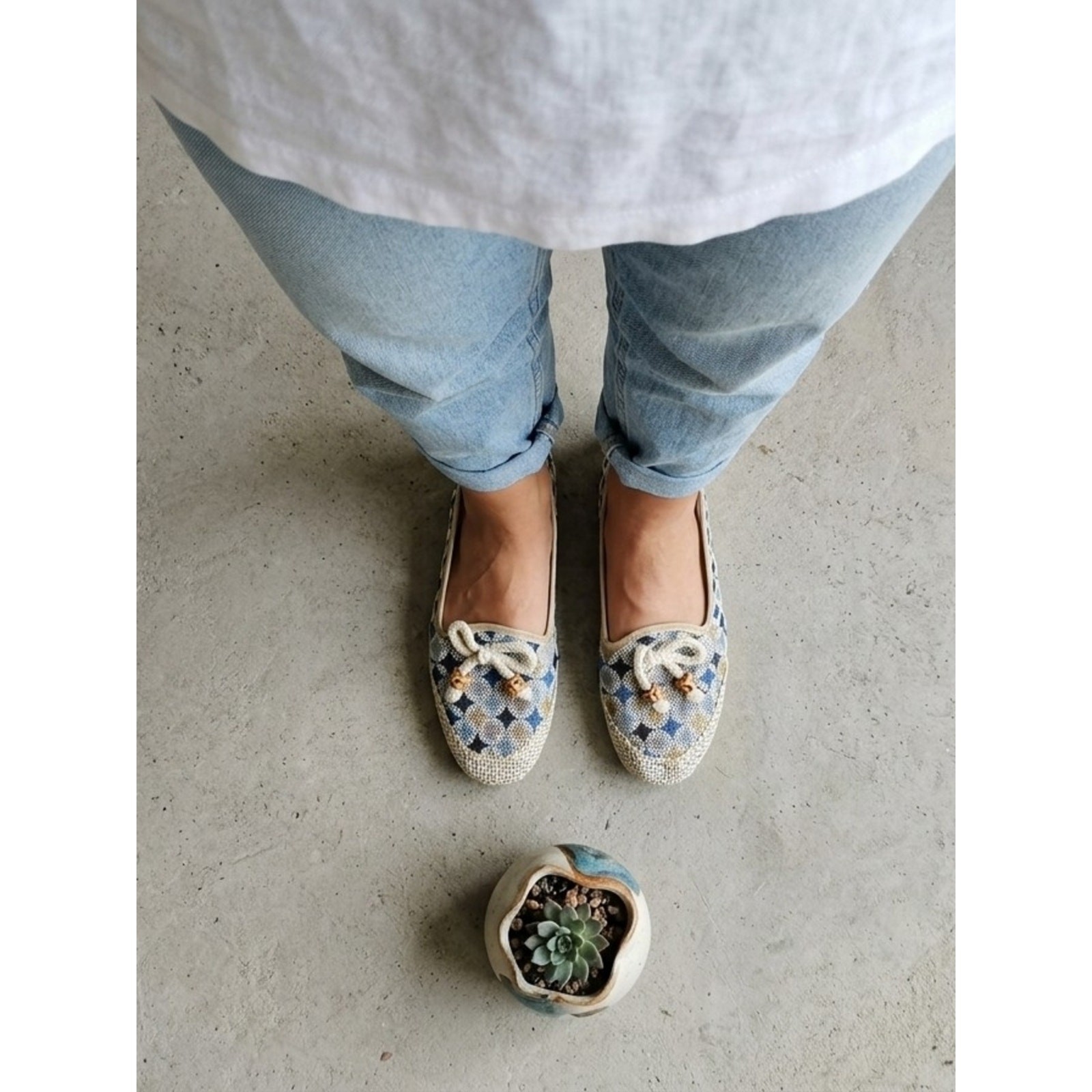 Woven Diamond-Pattern Slip-On Flats in Blue and Cream