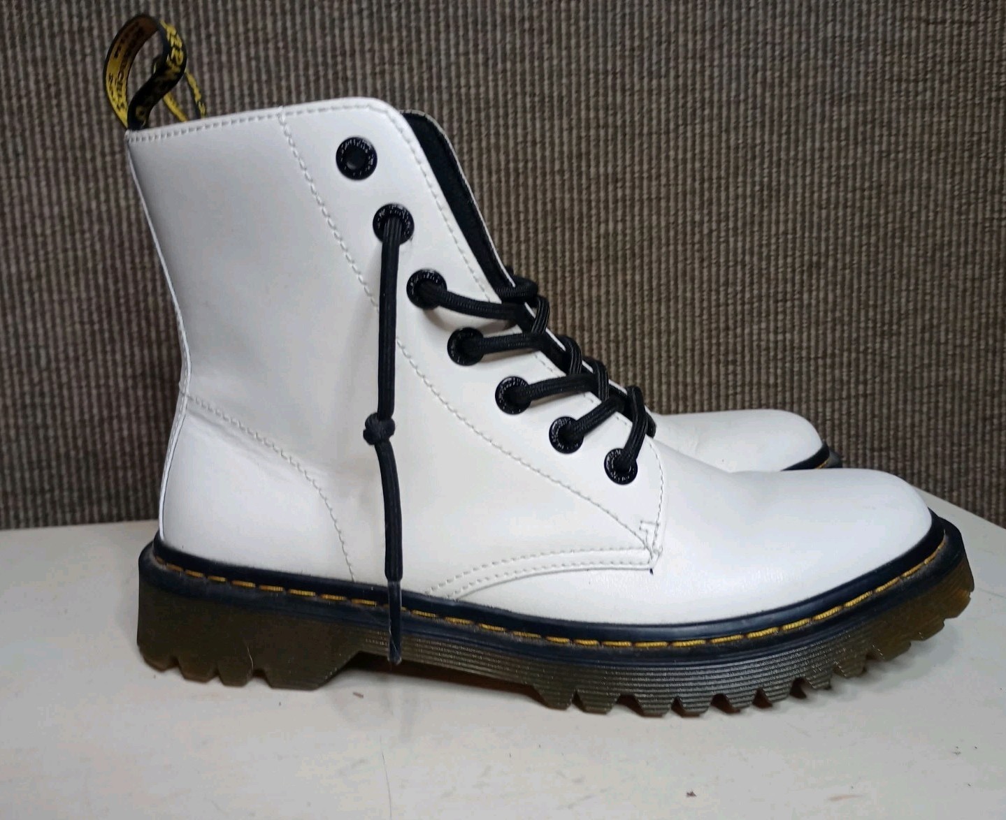 Dr. Martens Luana Women’s Size 9 Boots White