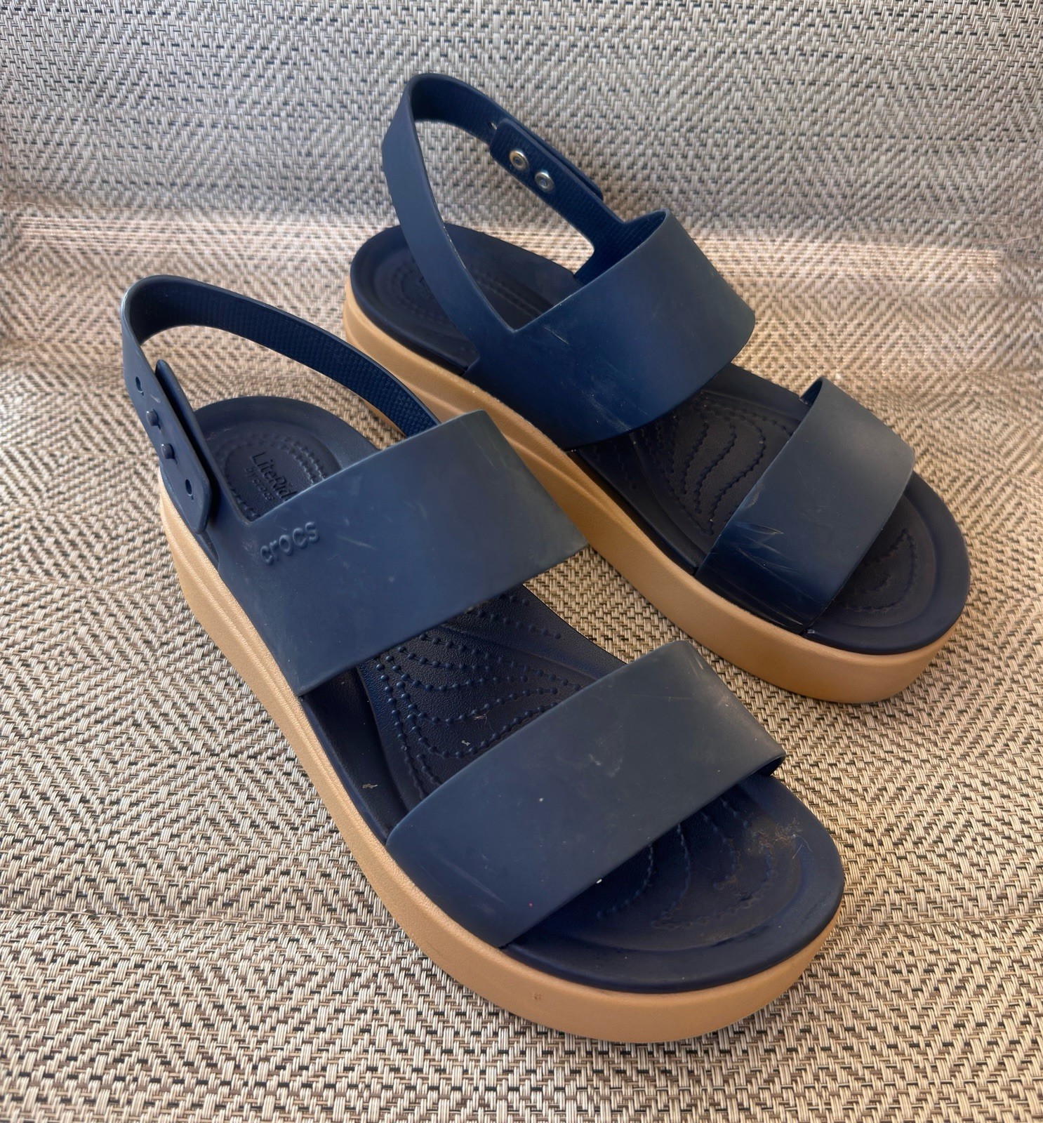 Crocs Brooklyn Low Wedge Sandals Women’s Size 9 Navy Platform Slingback