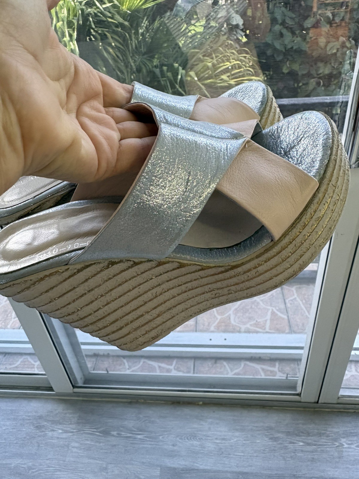 Beautiful Designer Pure Leather Wedge Sandals European Made Size 8