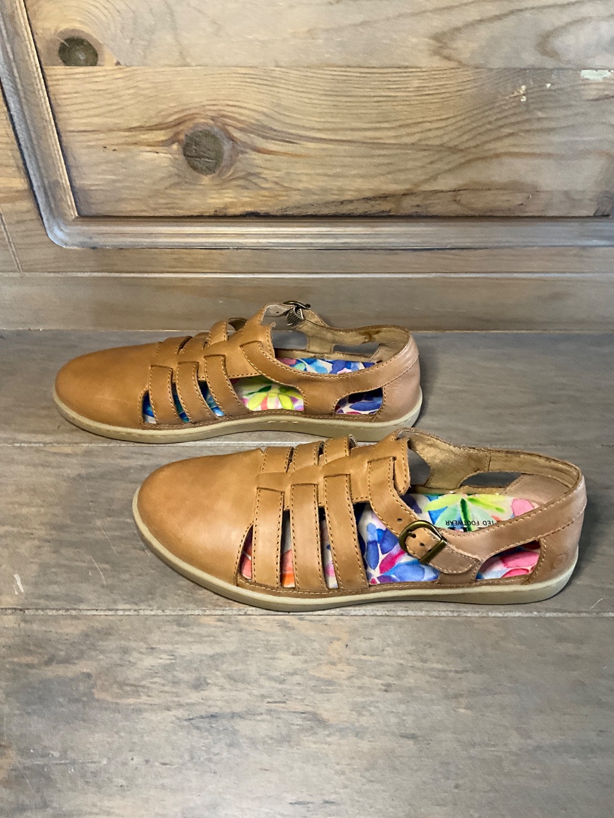 Born Caged Fisherman Sandal Flat W8.5 UK6.5 Tan Leather Huarache Boho EUC