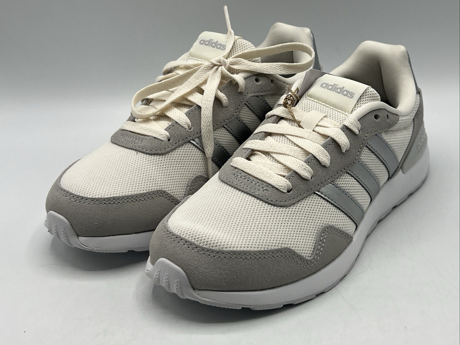 Adidas Run 60s Women’s Size 7.5 Cream Silver Athletic Sneakers JR6628 New