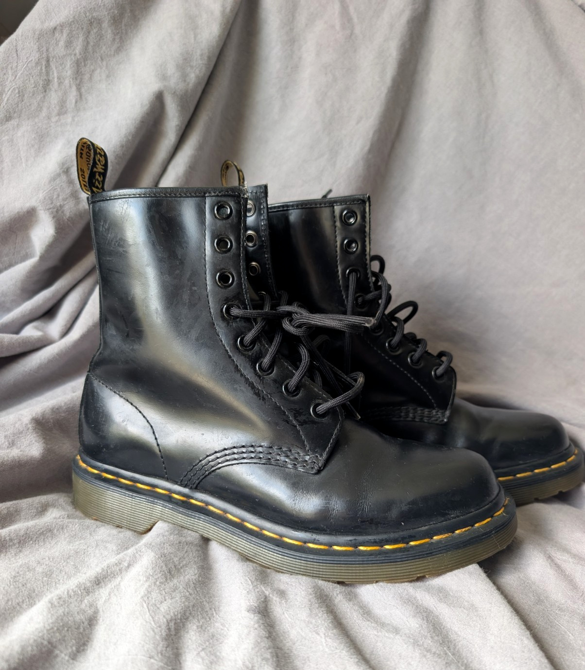 Dr. Martens 1460 Women’s Original Smooth Leather Lace Up Boots – Black, W8