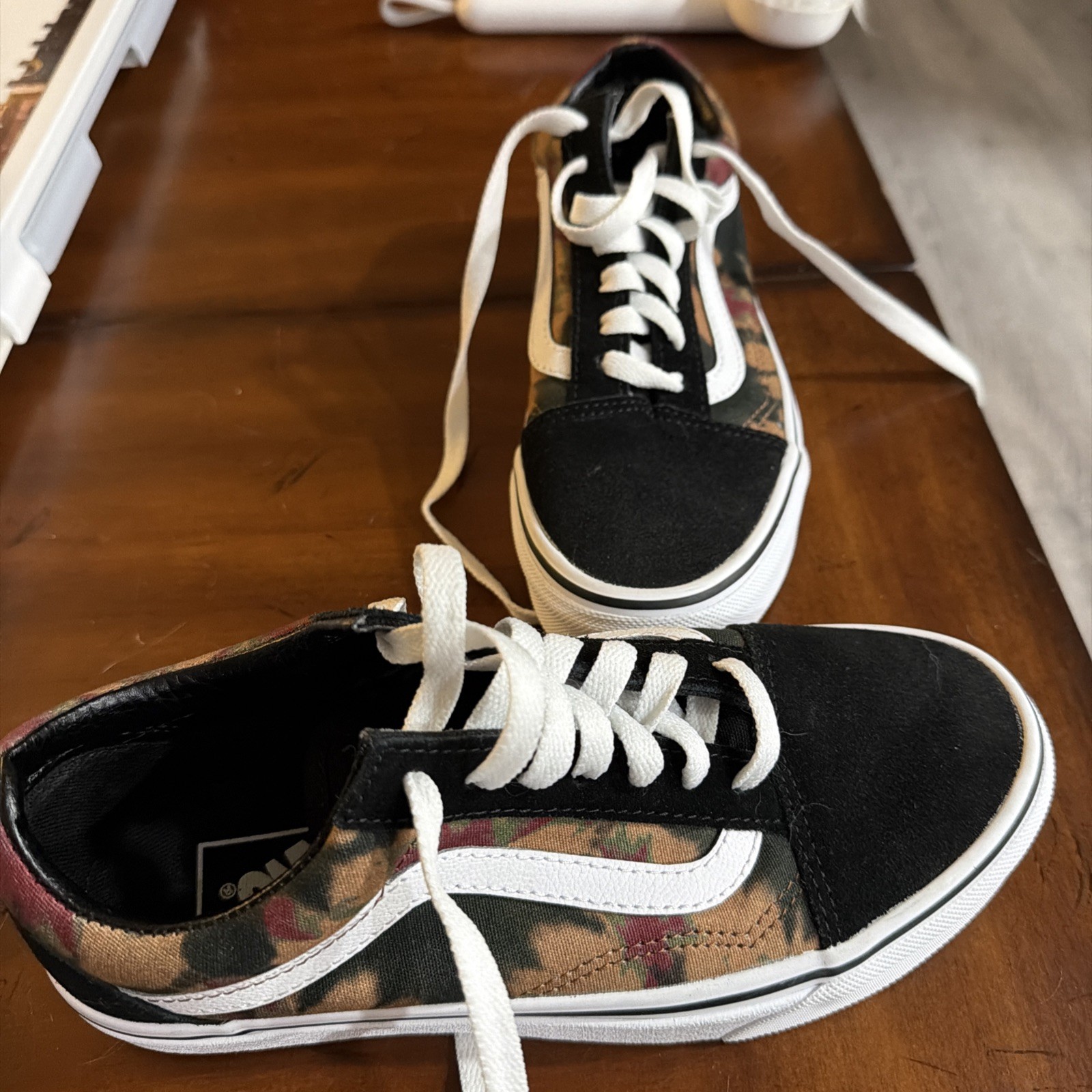 6.5 Women, 5 Men’s Vans