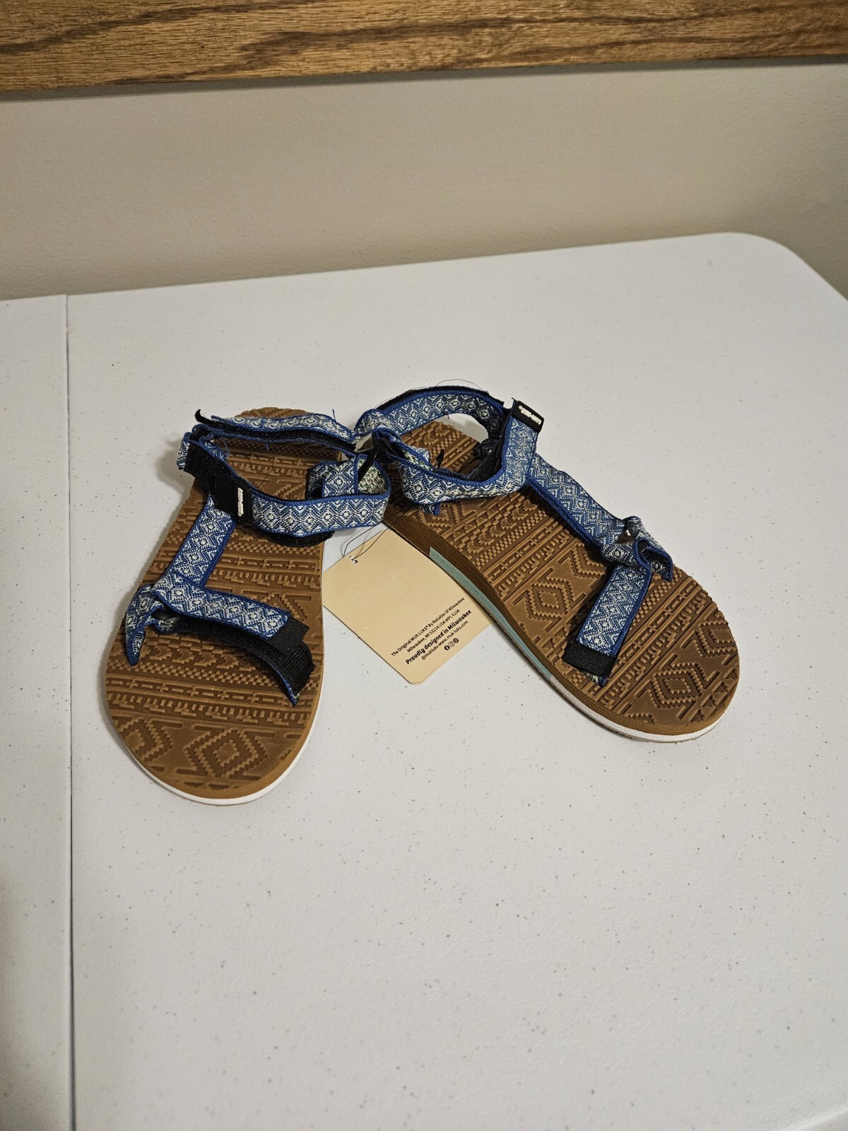 Muk Luk Women’s Sandals Size 6M – Blue Lake Tahoe