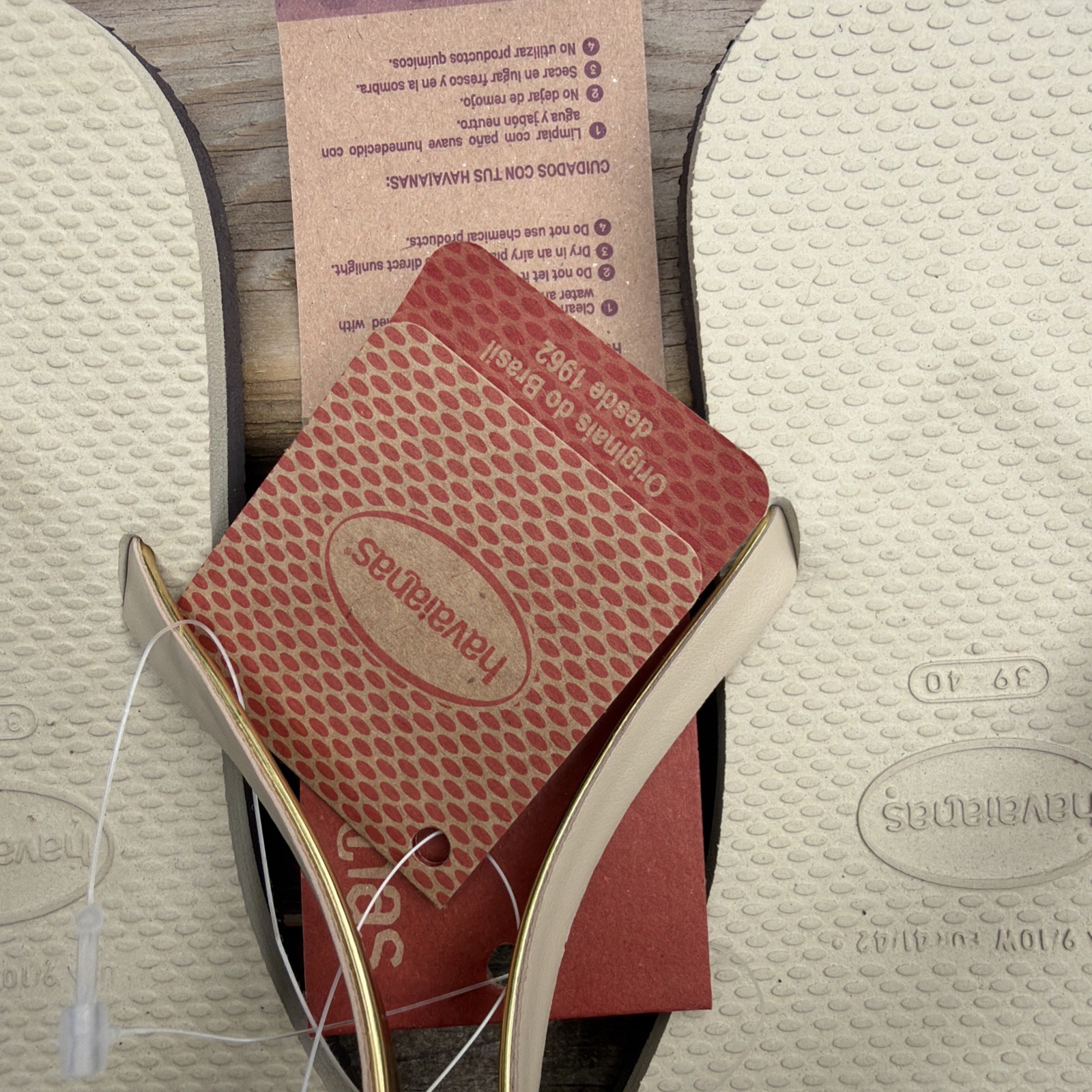 Havaianas Golden Sand Metalico Sandals Womens Gold Rubber Flip Flop SZ 9/10 NWT