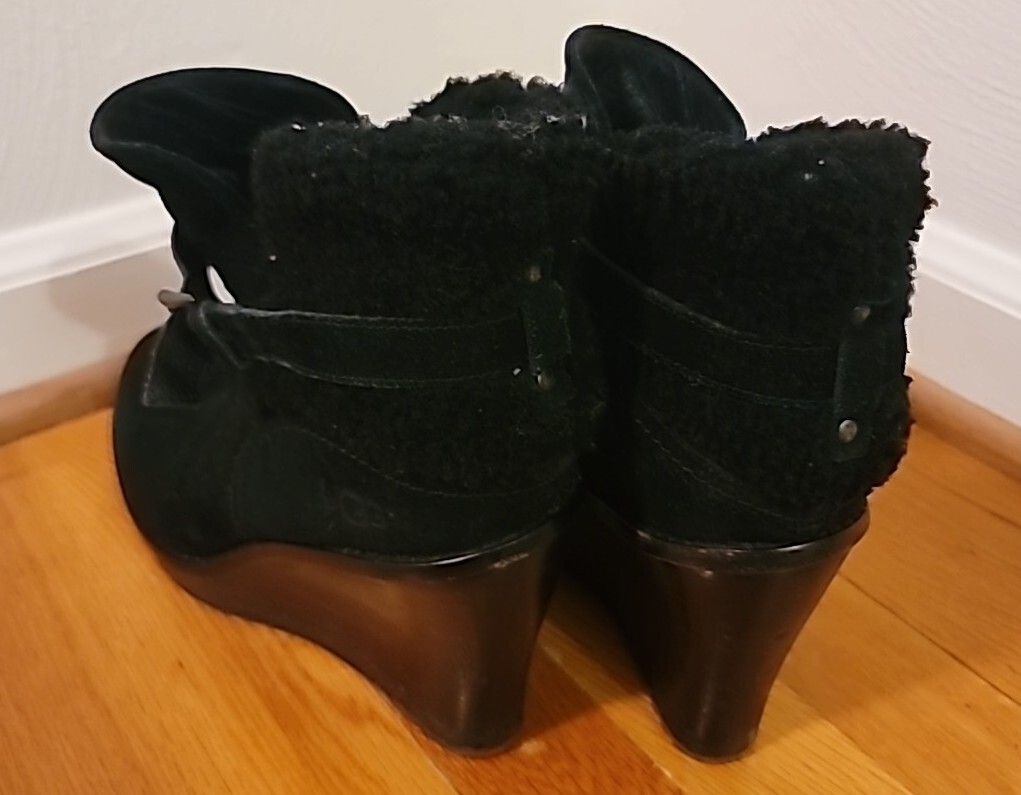 UGG Australia Brown Black Suede Shearling Fur Anais Wedge Bootie US 9 M