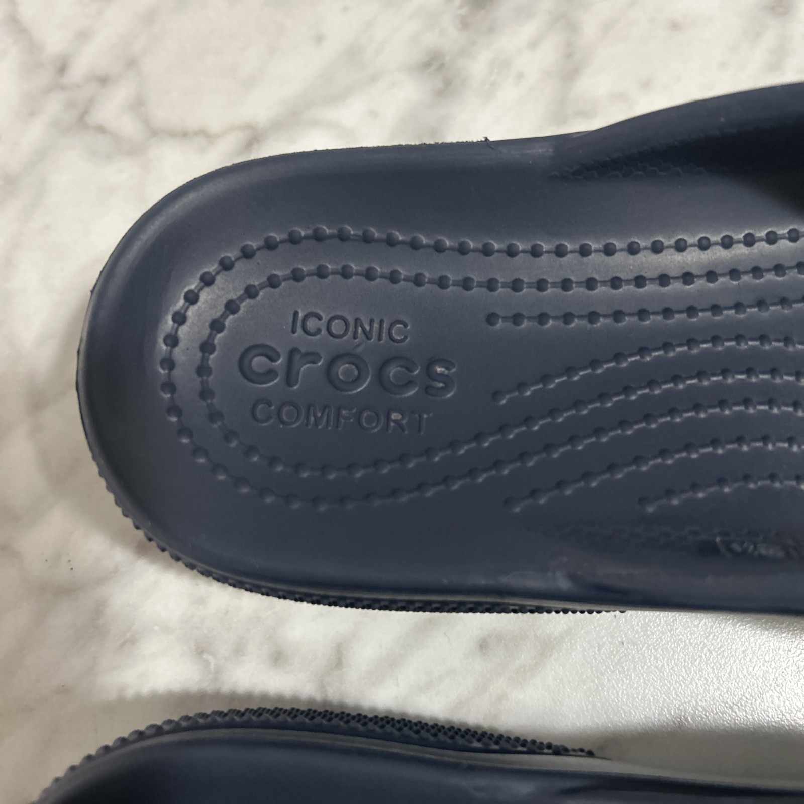 Crocs Baya Sandals Women’s size 7 Blue Comfort Thong Flip Flop Slip On