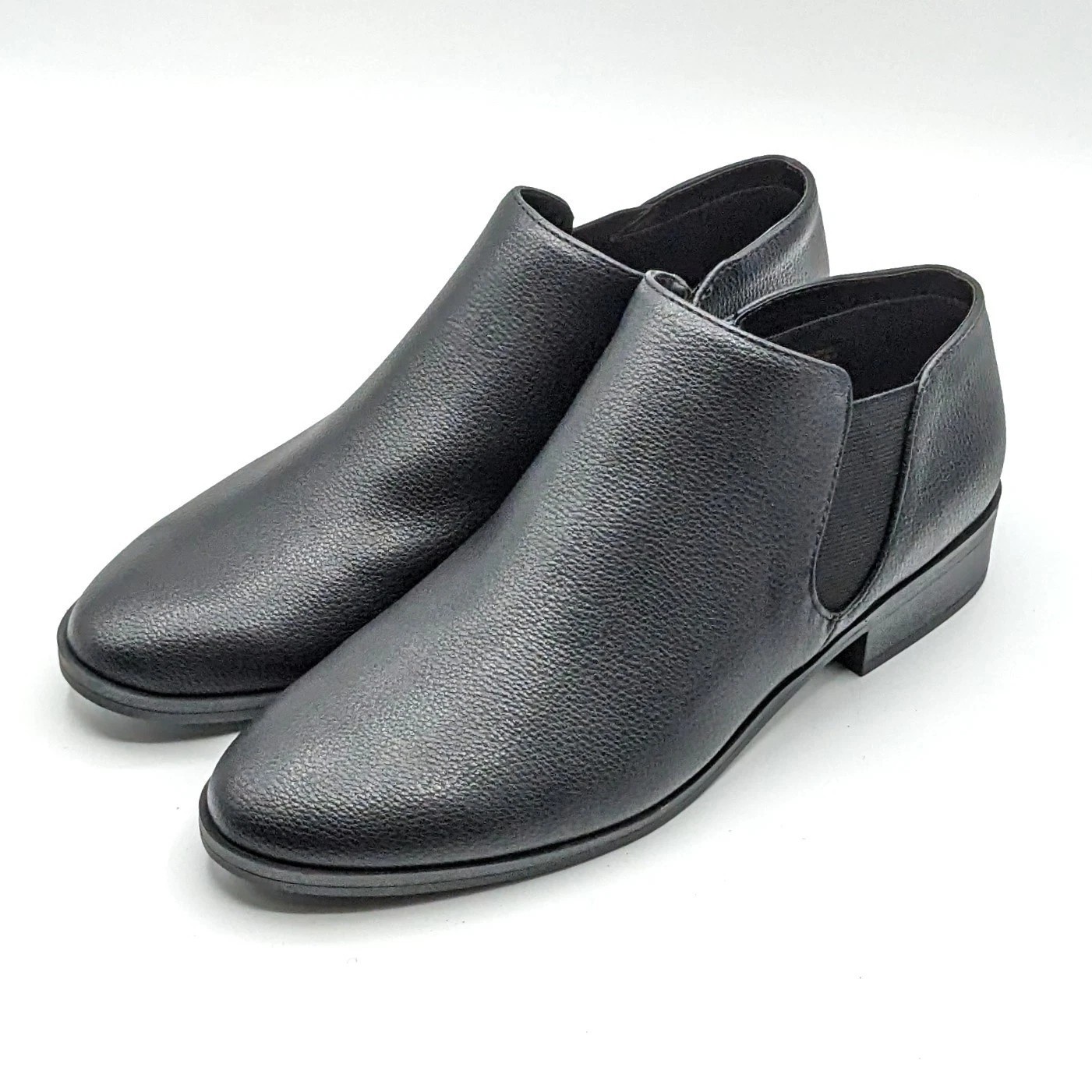 Kensie “Sammy” Faux Pebbled Leather w/ Block Heel & Side Zip Closure (Black) NEW