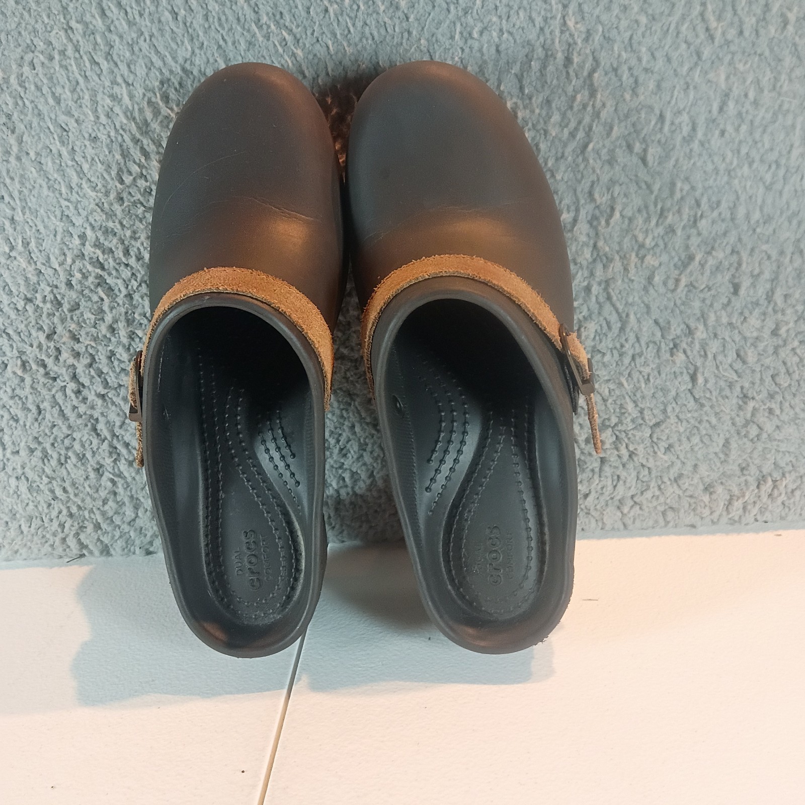 Crocs Sarah Clog Brown Expresso Buckle Mules Women size 8 Leather Strap