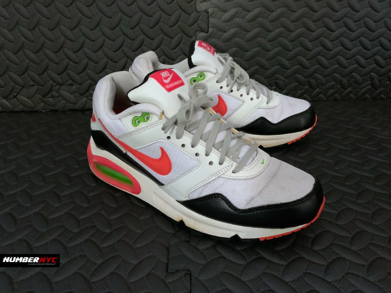 Nike Air Max Navigate Women Size 8 Pink Salmon White Black Neon Green 454249-102