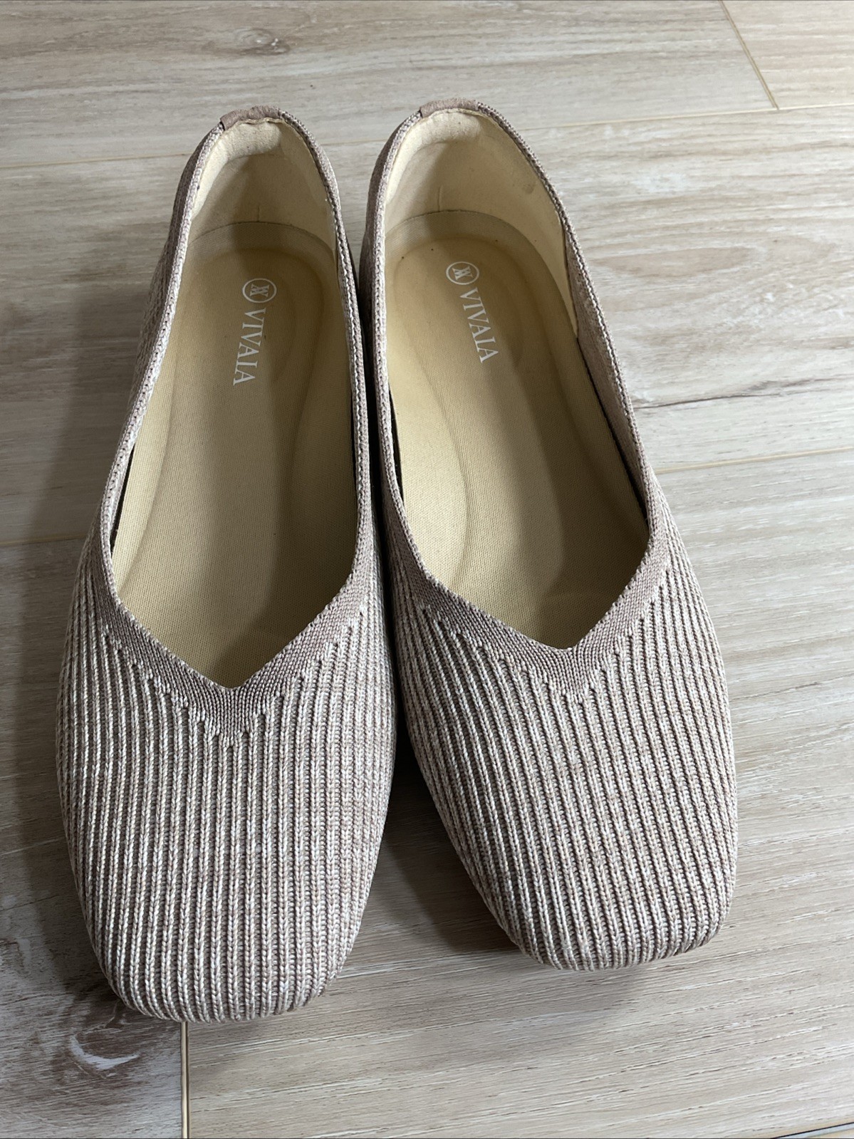 Vivaia Margot 2.0 Ballet Flats Sz 6.5 EU 37 Beige Ivory Square Toe V Cut Comfort