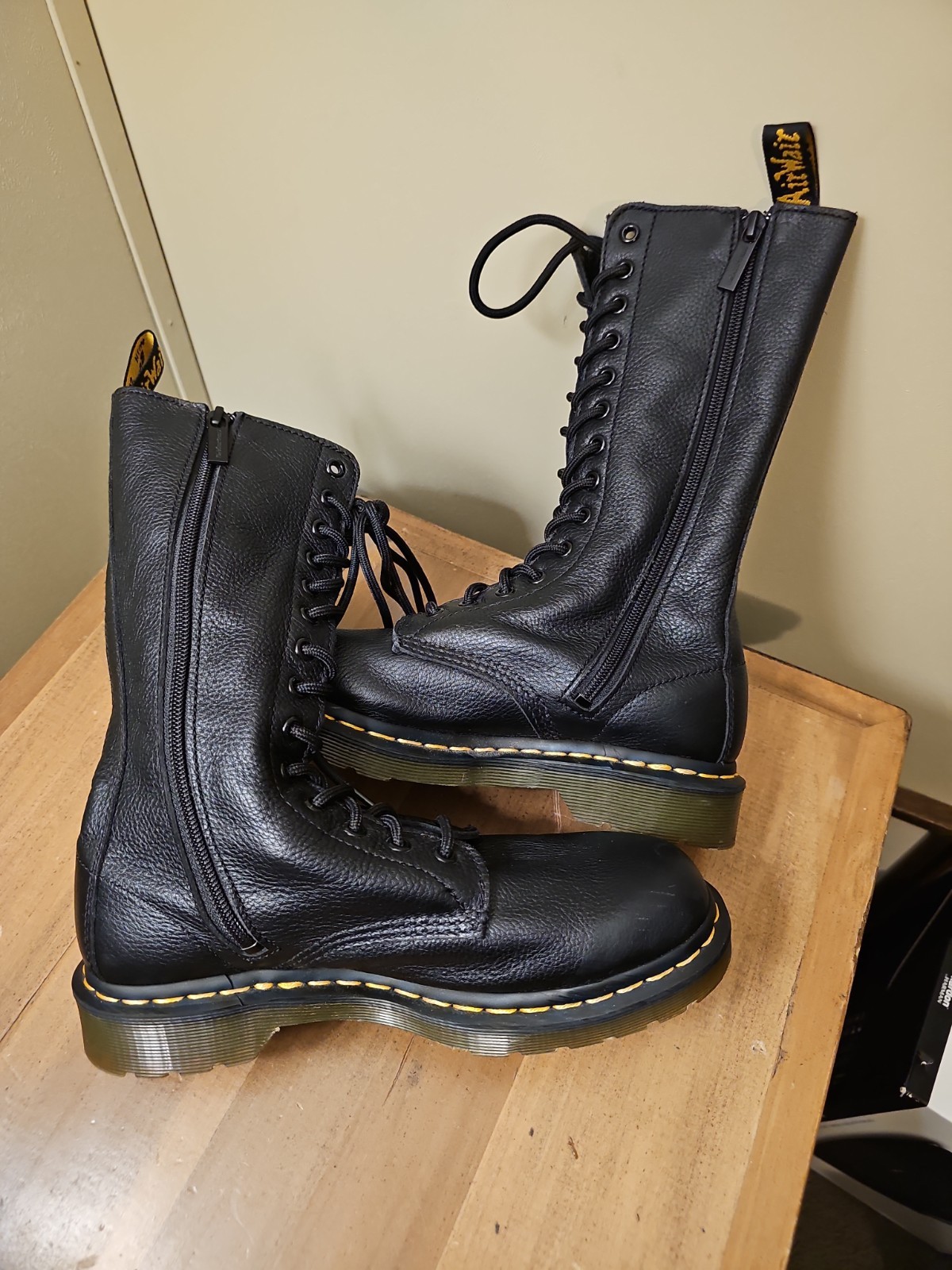 Dr. Martens 1B99 Lace Up/Side Zip 14 Eye Black Leather Boots Womens US 8 (NJ004)