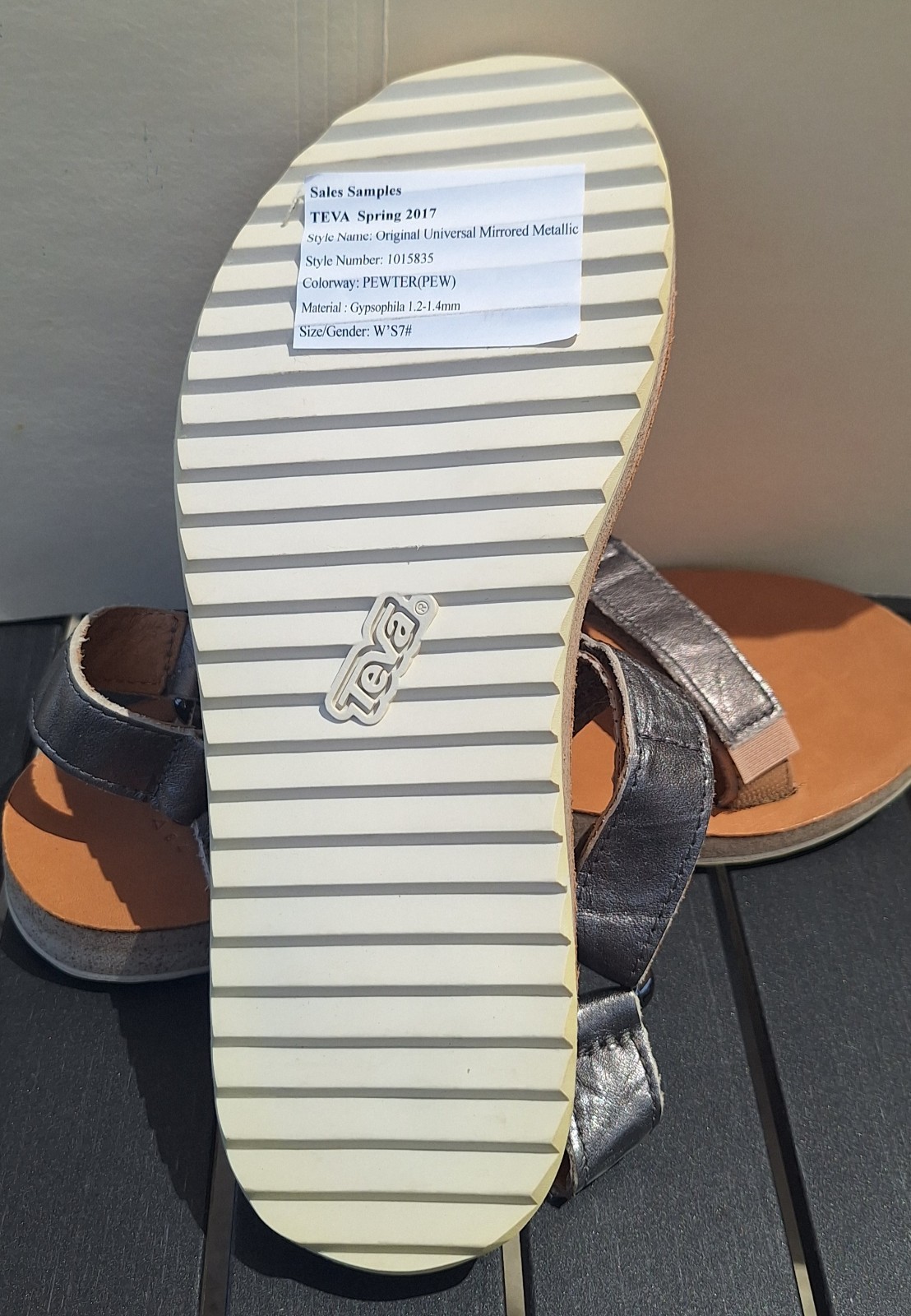 Teva Midform Universal Mirrored Metallic Pewter Size 7 Women 1015835