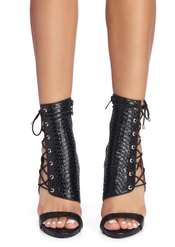 NWOT Azalea Wang Black Laced Open Toe Snake Stilettos Shoes Heels Sandals Size 9