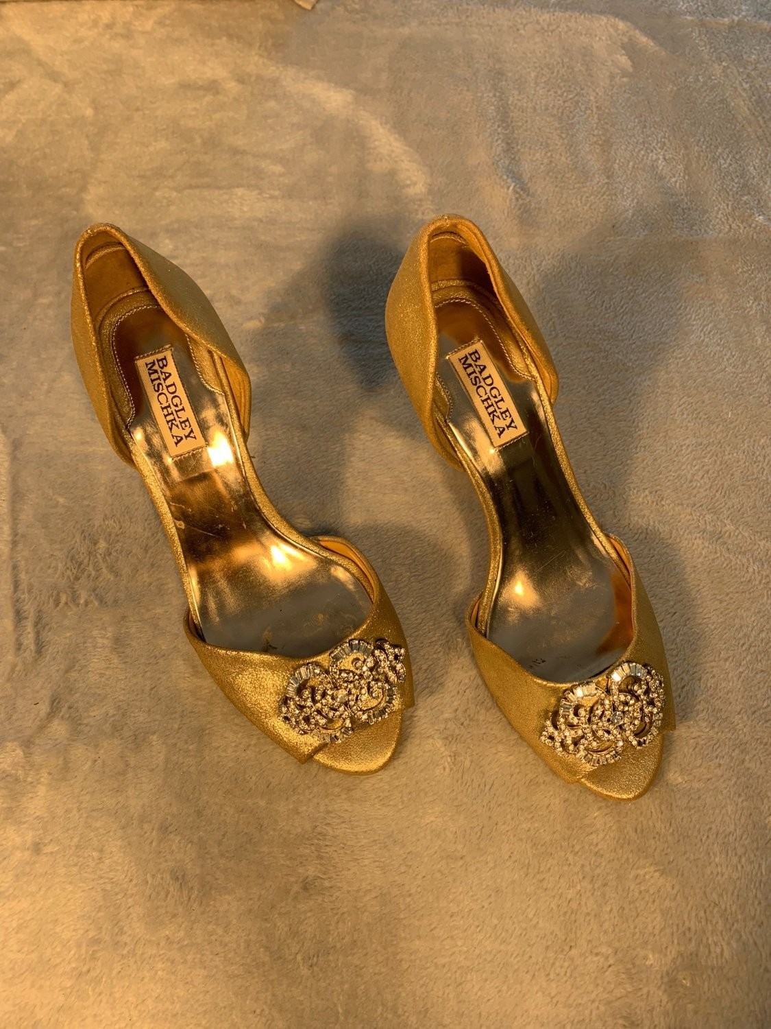 Badgley Mischka Kiara Women’s Heel 8M Gold Crystal Embellished Toe