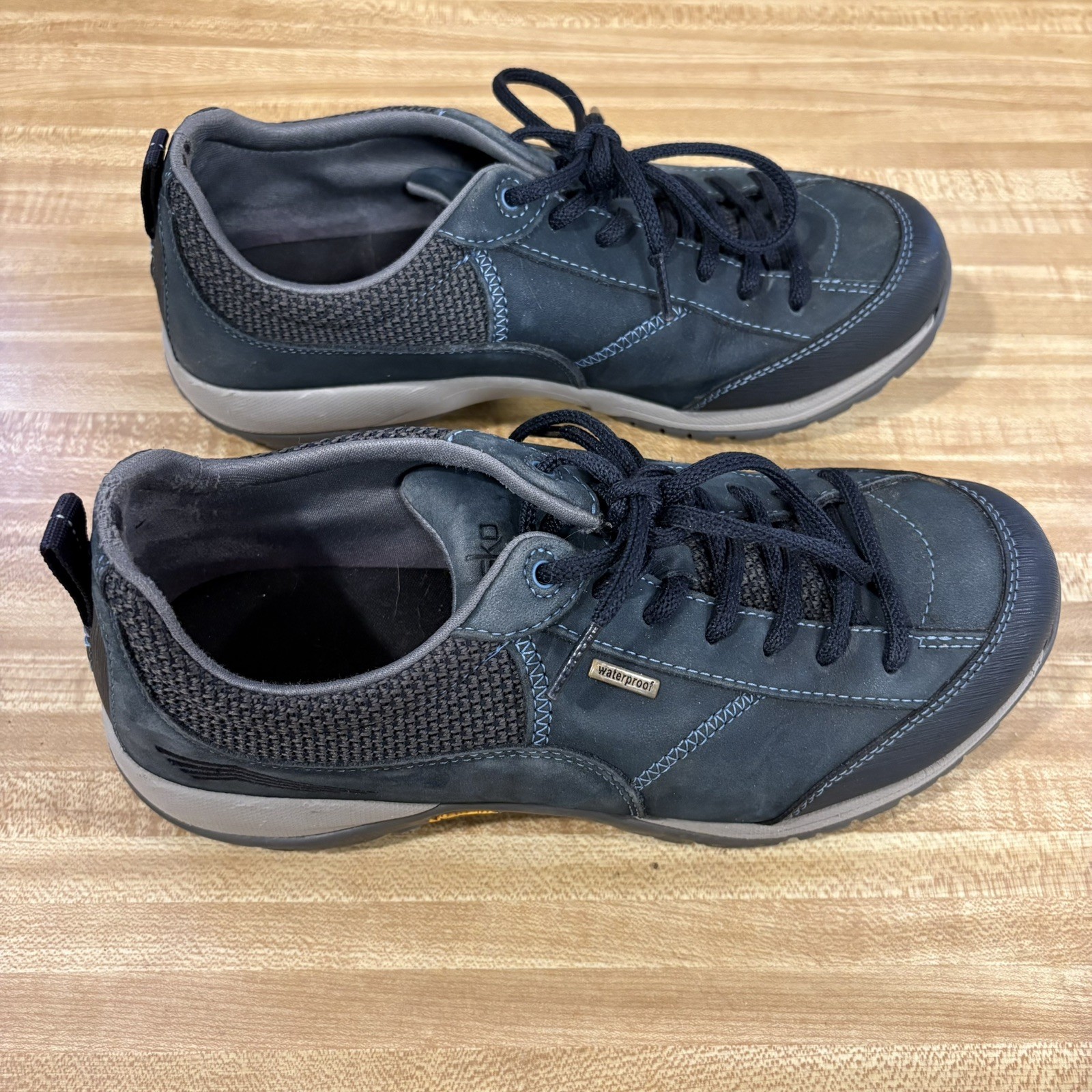 DANSKO Paisley Navy Womens Shoe Size 39(W8.5-9) VIBRAM Waterproof Slip Resistant