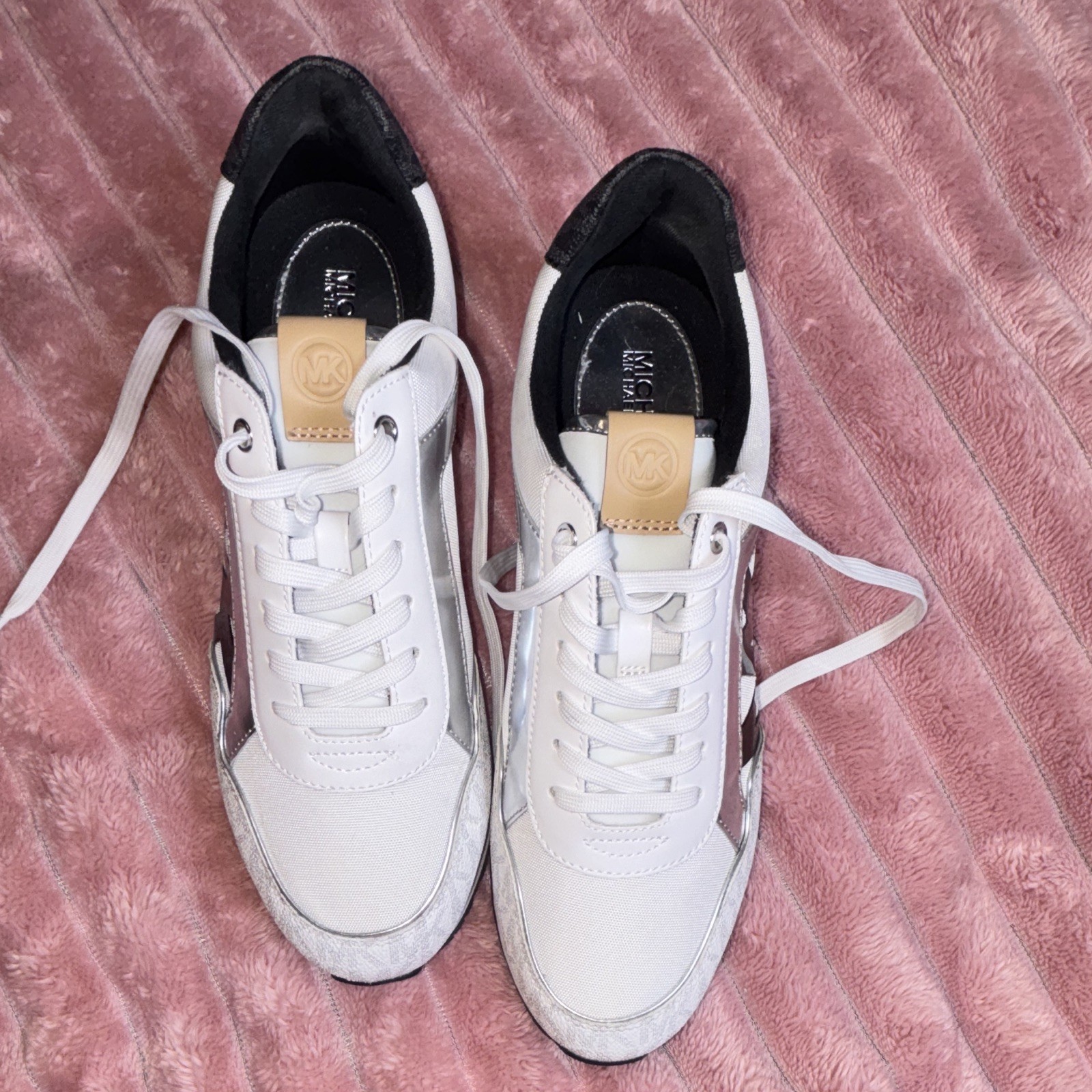 Michael Michael Kors Women’s Low Top Lace-Up Sneakers White/Black/Silver Logo