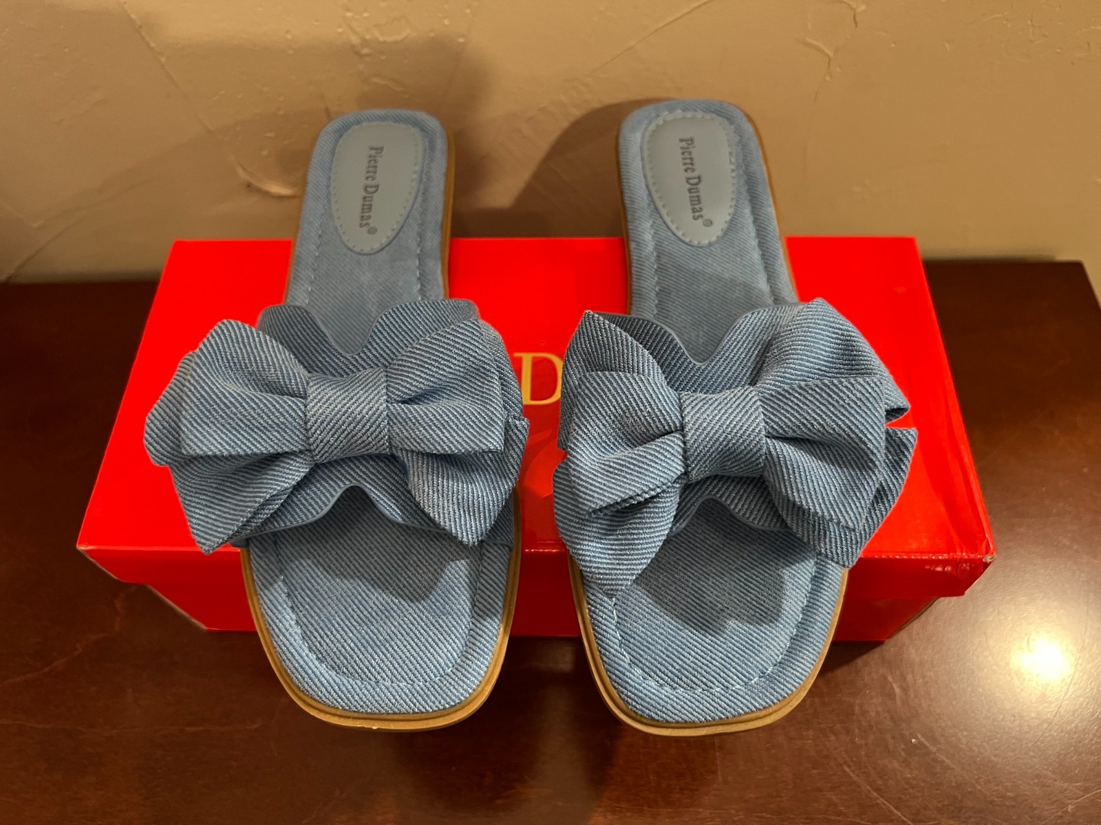 NEW Pierre Dumas Empress-32 Blue Denim Bow Slide Sandals Women’s Size 6.5
