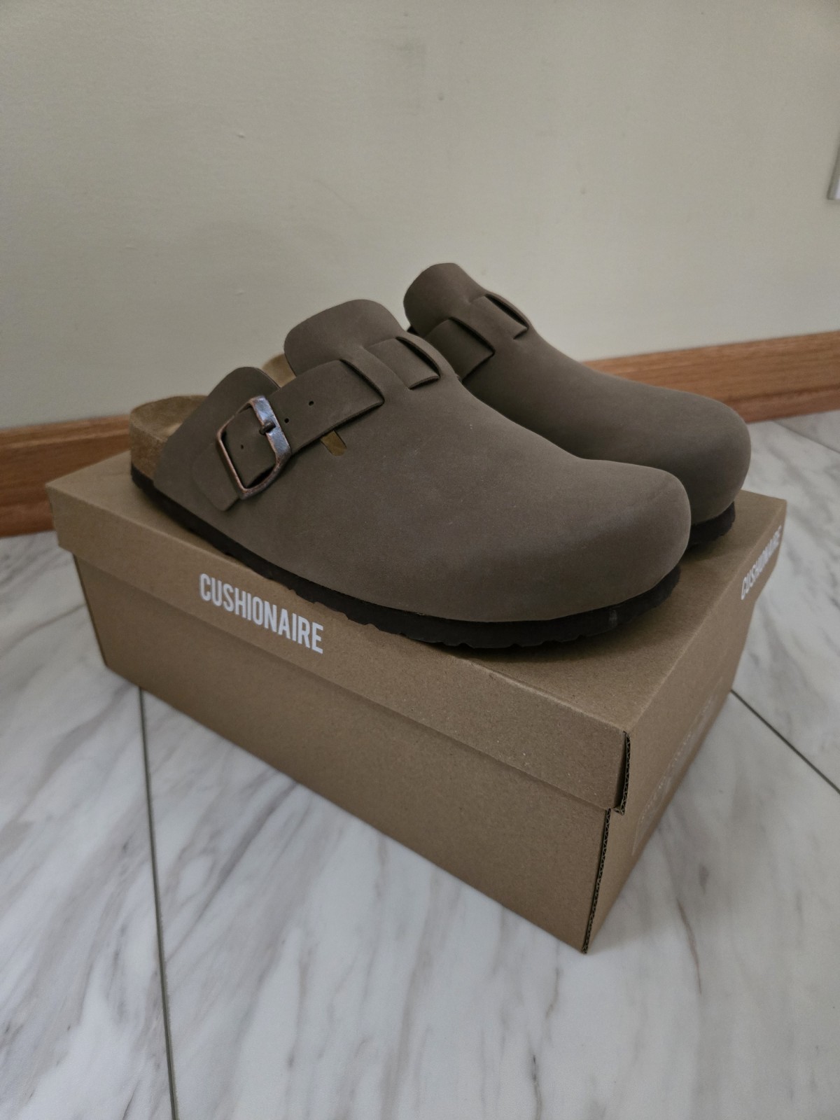 Cushionaire Hana Women’s Clogs | Comfortable Vegan Suede Clogs for Women Sz 9M