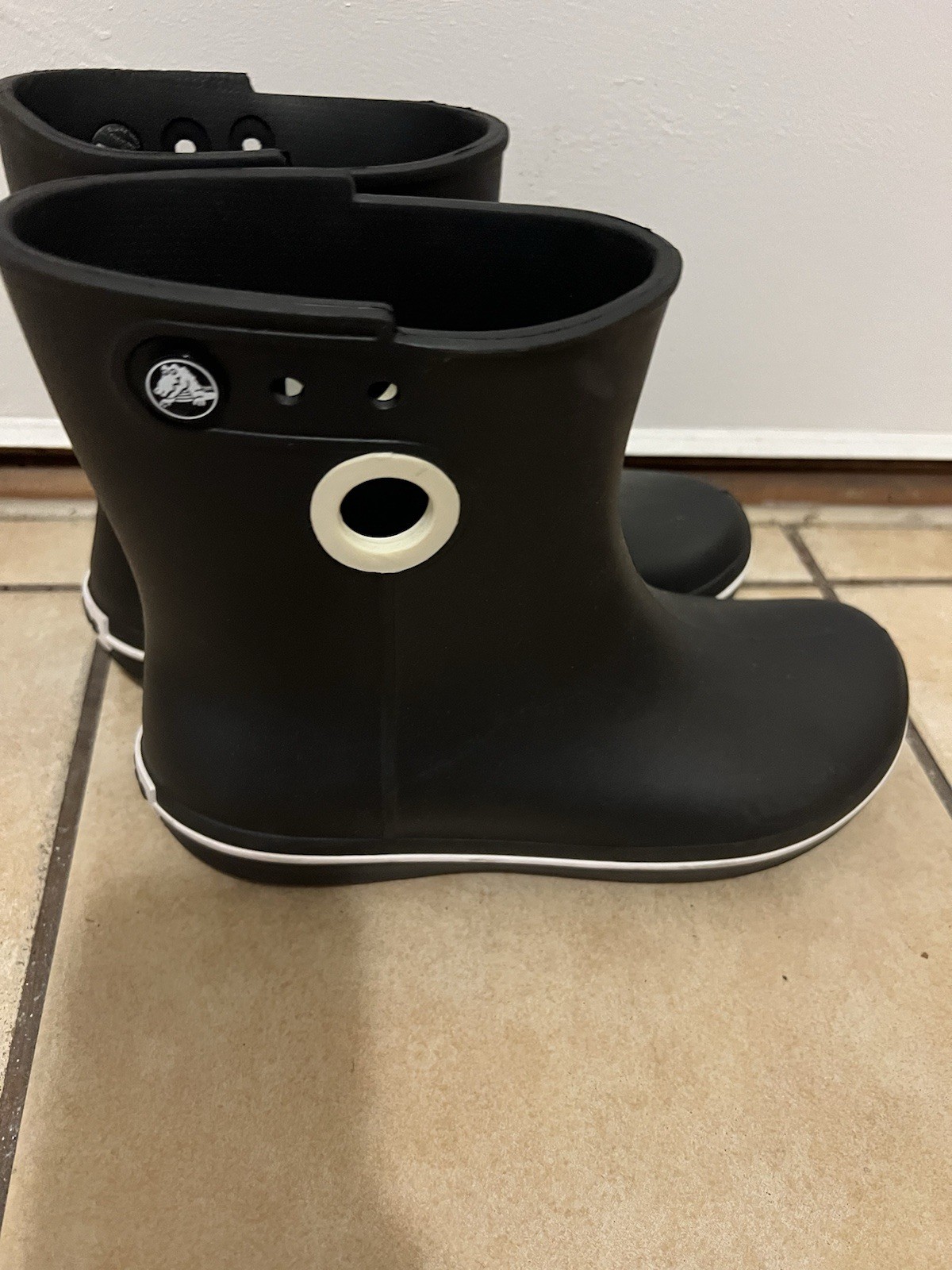 Crocs Jaunt Shorty Women’s Waterproof Ankle Rain Boots Black/White Trim US 7