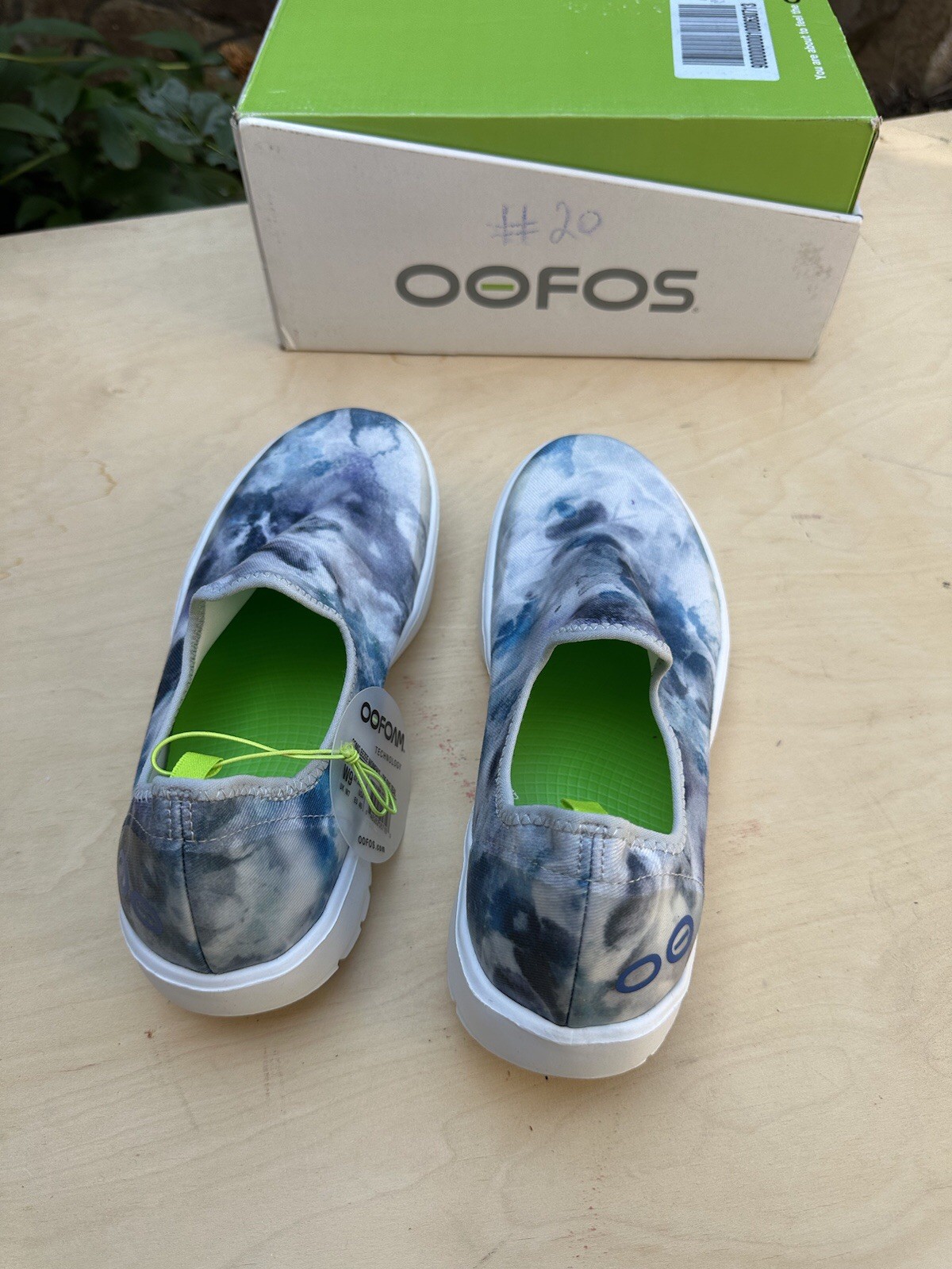 Oofos OOmg eeZee Low Sneakers Shoes Slip On Shoes Women Size 9 Blue
