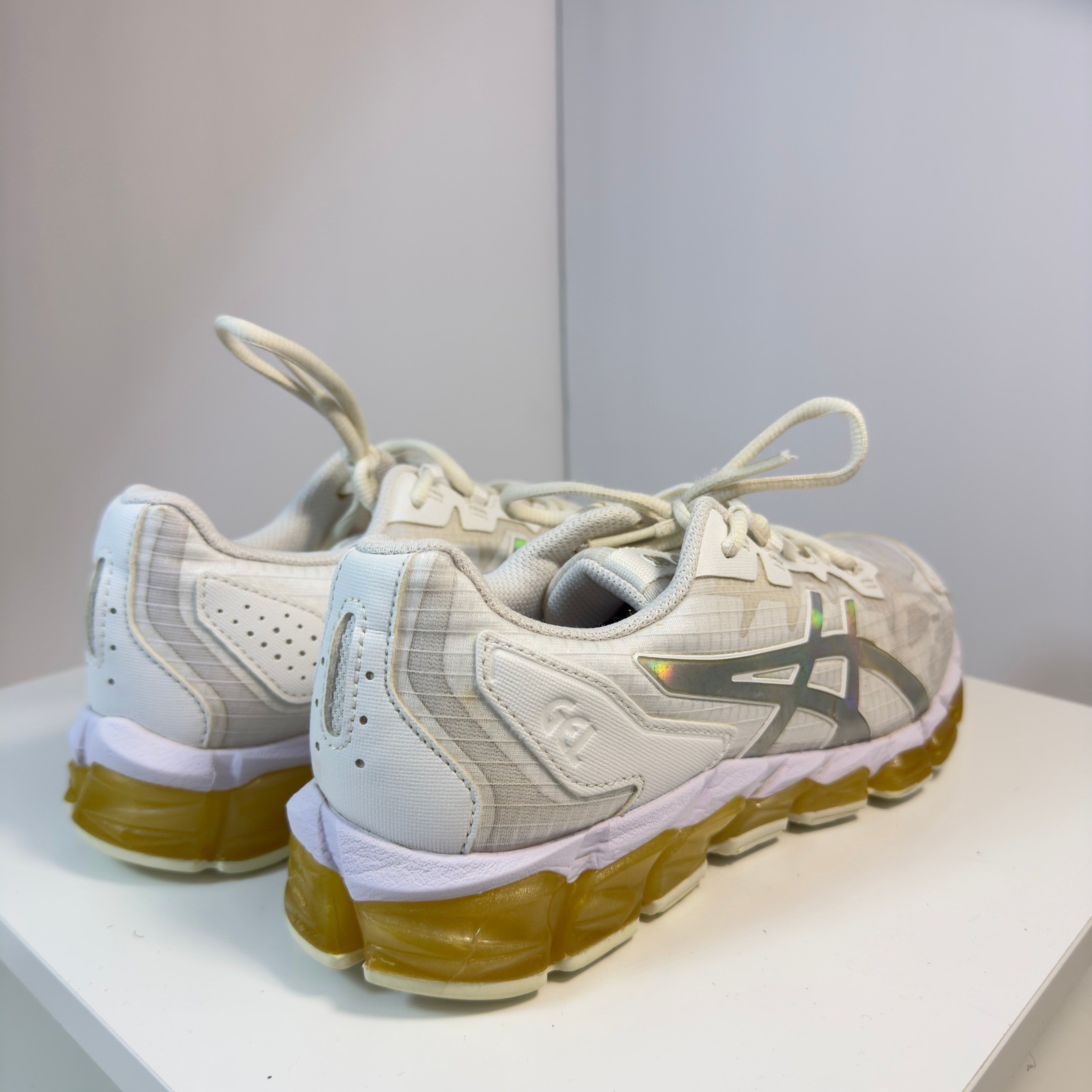 ASICS Women’s Gel-Quantum 360 6 White Gold Running Shoes Size 9.5 1202A297