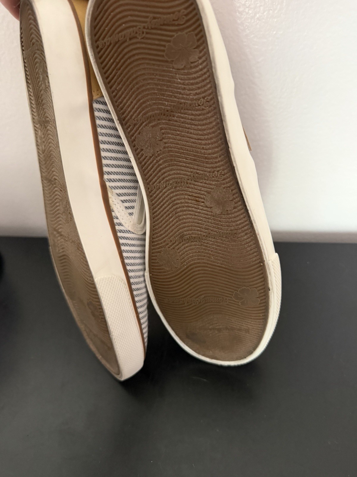 Tommy Bahama Women’s Striped Slip On Sneakers Casual Size 8.5 Brown White Blue