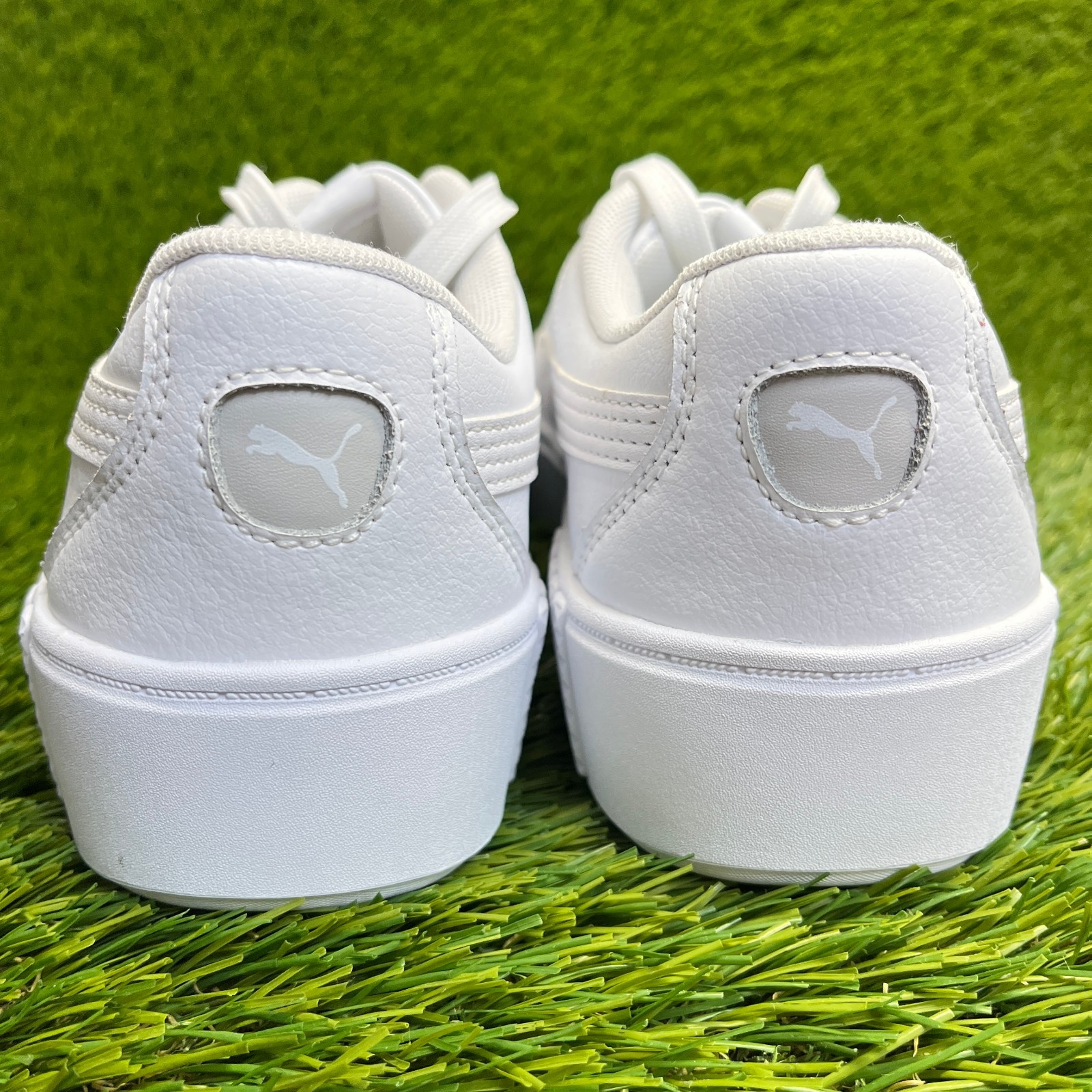 Puma Smash Platform V2 Womens Size 10 White Athletic Leather Shoes Sneakers