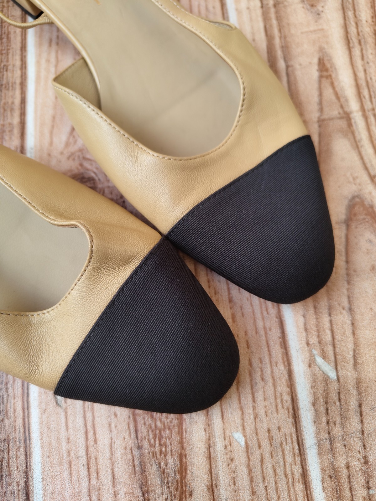 CHANEL Slingback Grosgrain CC Cap-toe Beige Black Leather Flats EU 39 US 8.5