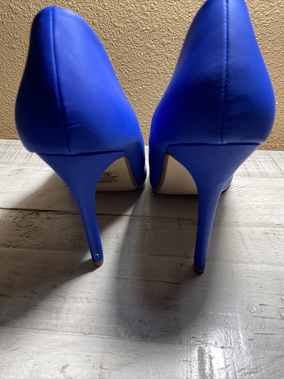 Heart in D Pointed Metallic Cap Toe Suede Blue high heel sz 8.5