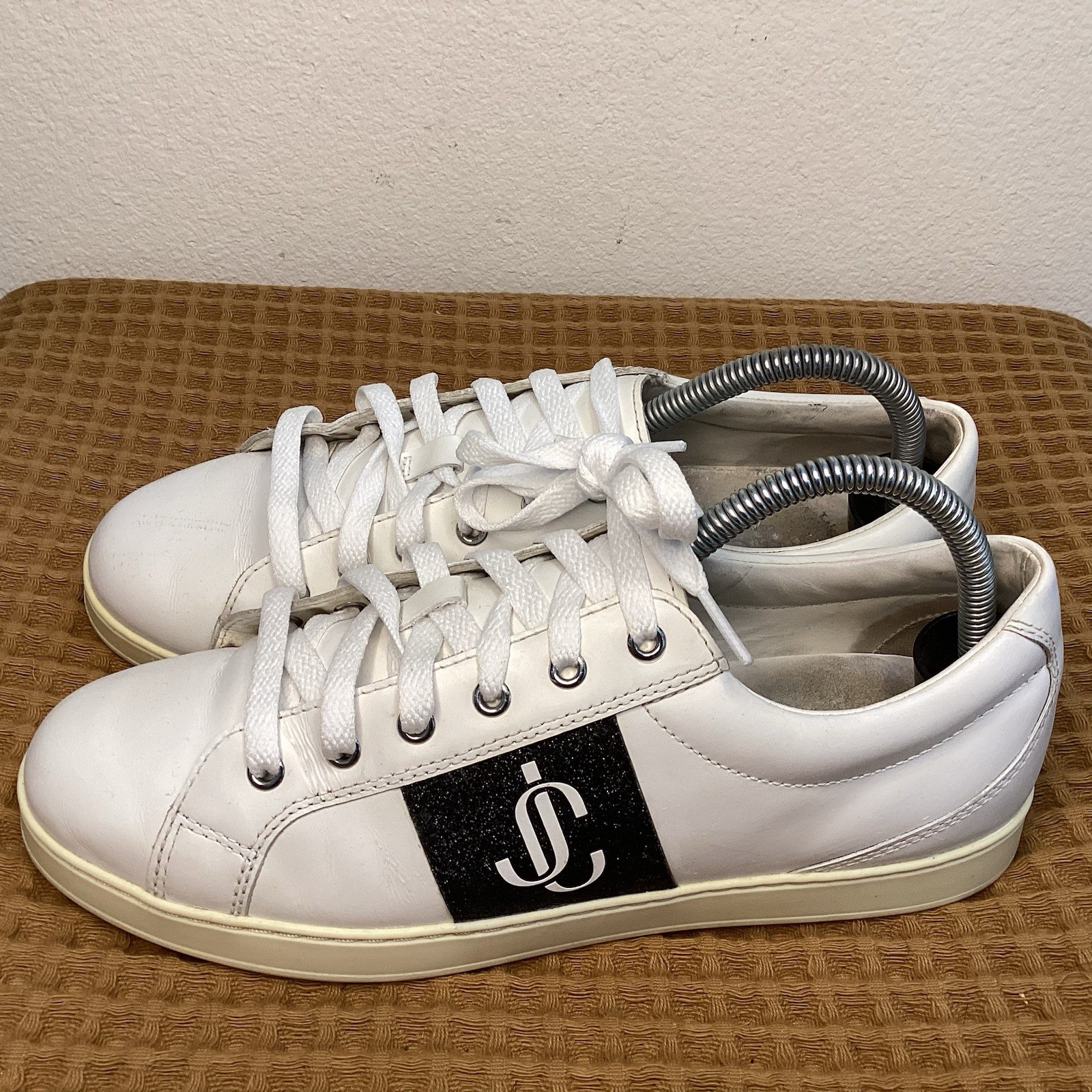 Jimmy Choo Nappa Cash JC Sz 40.5 Sneakers White Black Leather Glitter Logo
