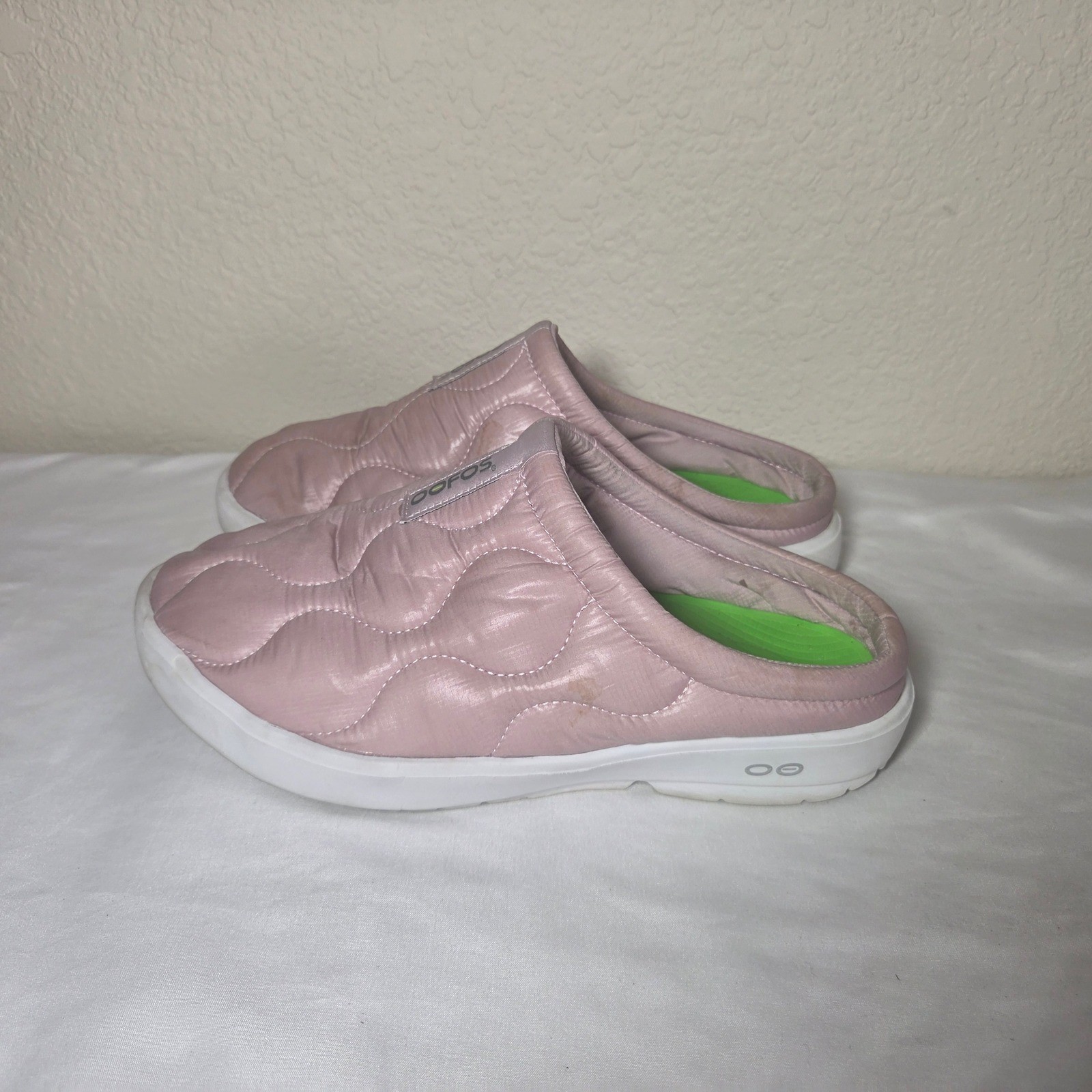 Oofos OOmg Eezee Quilted Mule Slippers Pink Womens Size 9 EU 40 Recovery Shoes