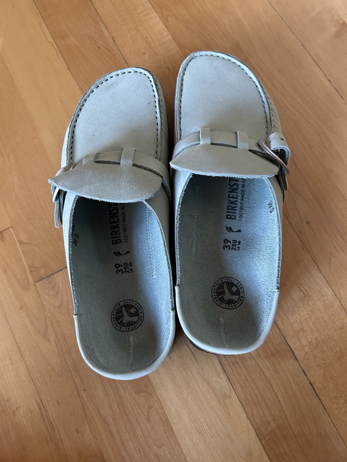 Birkenstock Buckley Women’s Mint Suede Slip-On Clog Buckle Strap EU 39 US 8