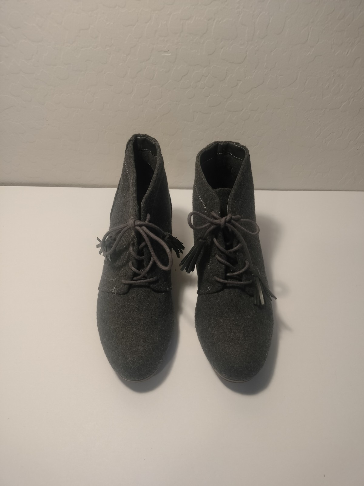 Dr Scholls Boots Women’s 7M Dakota Tassel Desert Wedge Lace Up Bootie Gray