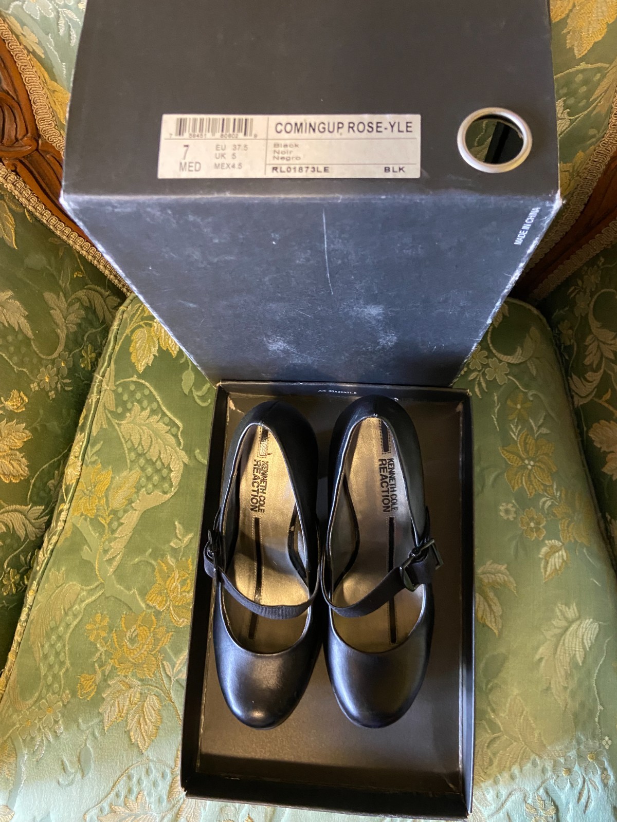 Kenneth Cole «Reaction» Ladies Black Dress shoes Size 7