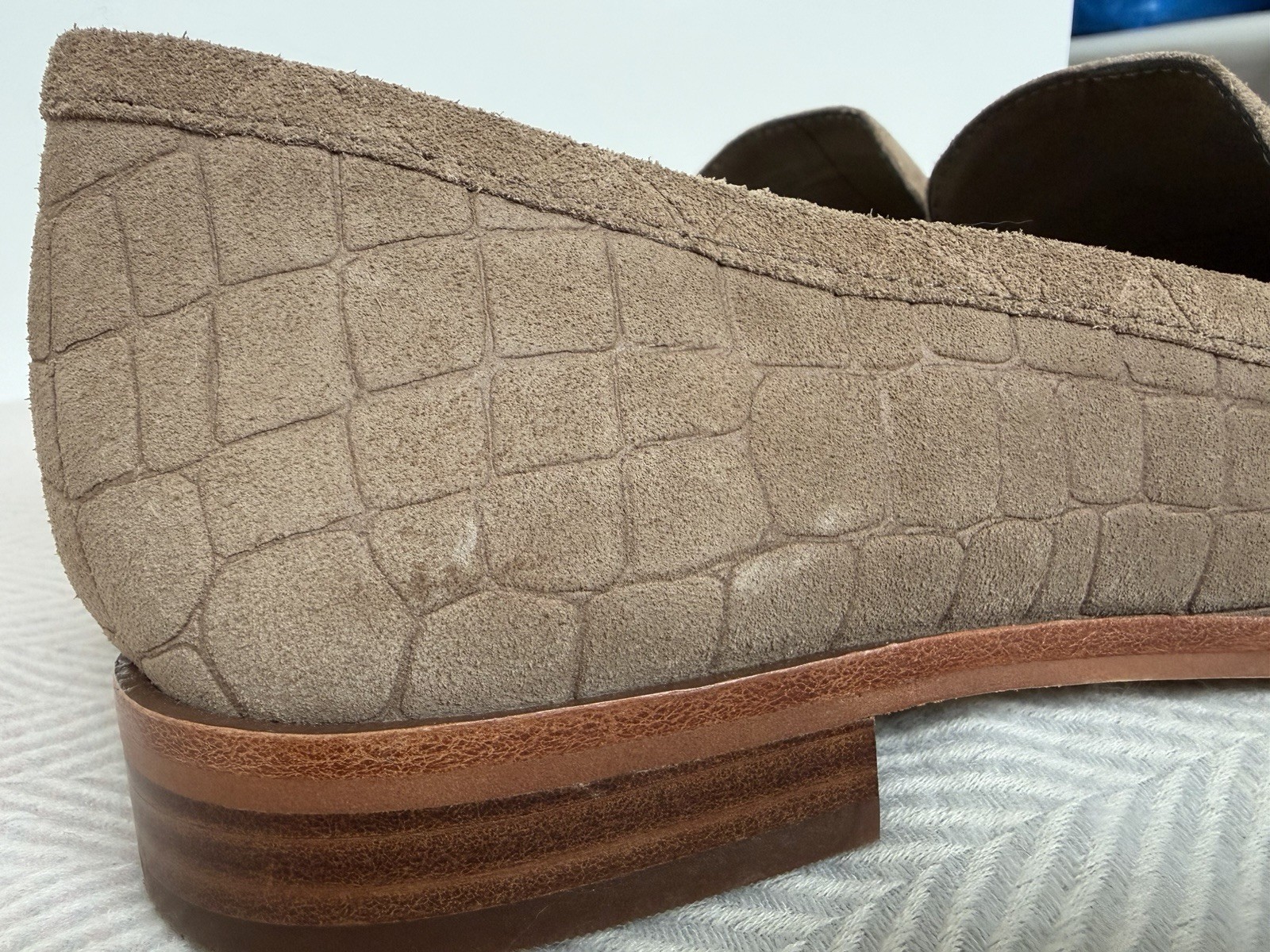 Vince Camuto VC-CENKANDA Taupe Crocodile Buckle Women’s Leather Loafers Size 11