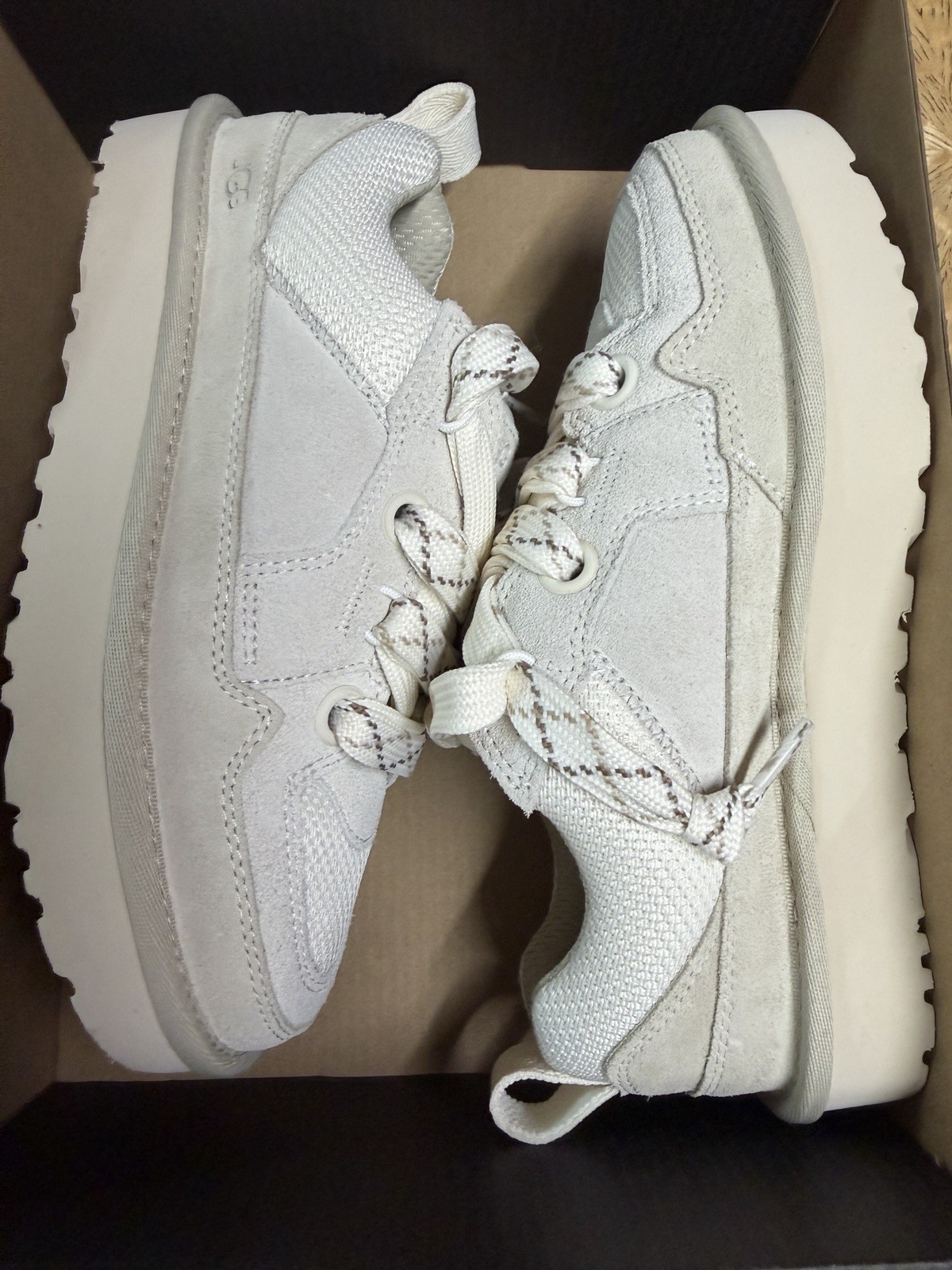 UGG LO Lowmel 6 women’s white light jasmine