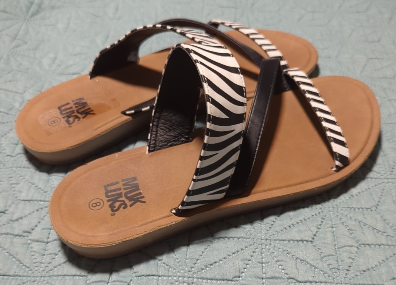 MUK LUKS Women’s Dahlia Strap Sandals sz 8